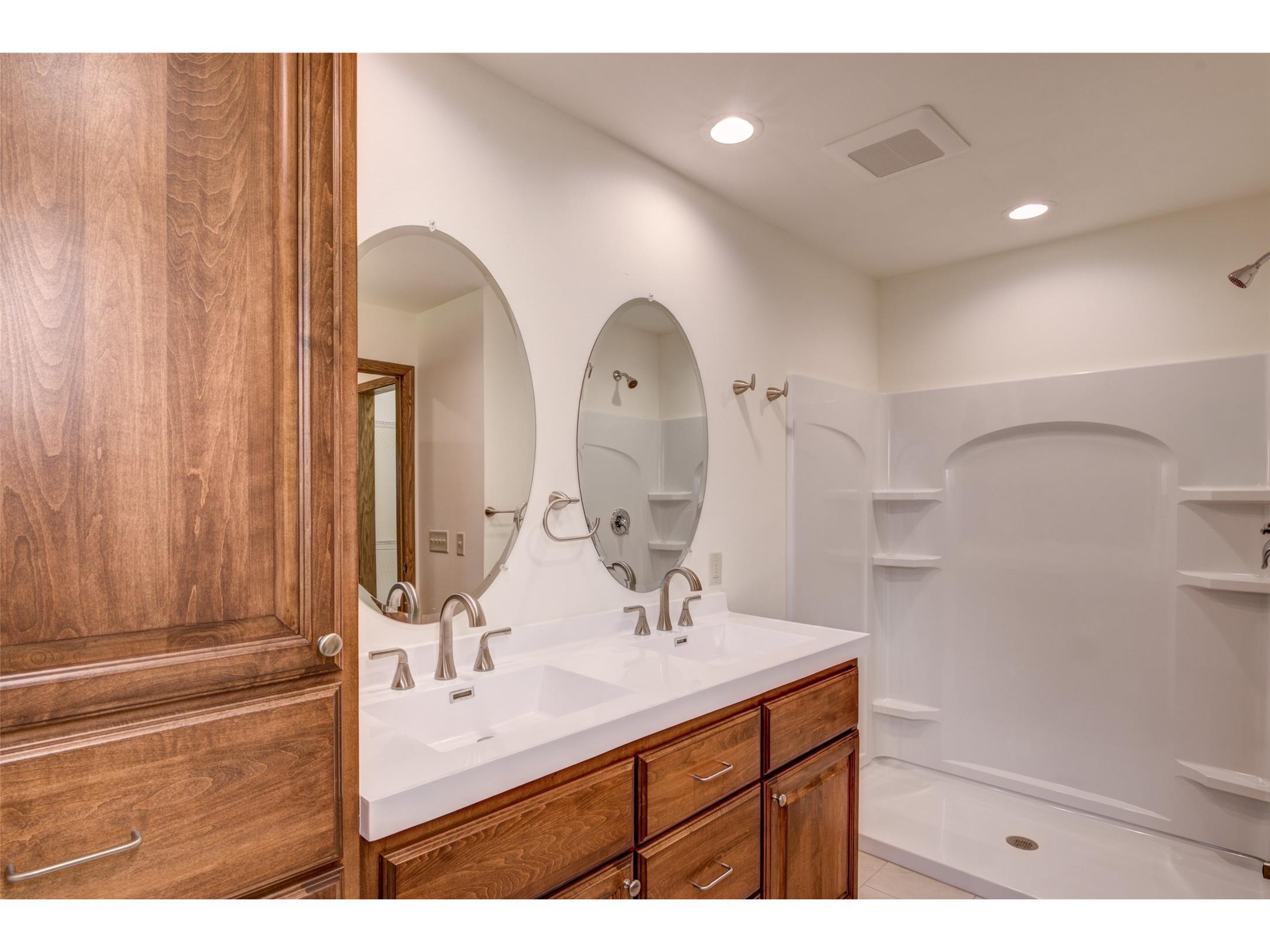 2916 Trinity Street Eau Claire WI 54703 1600333 image16
