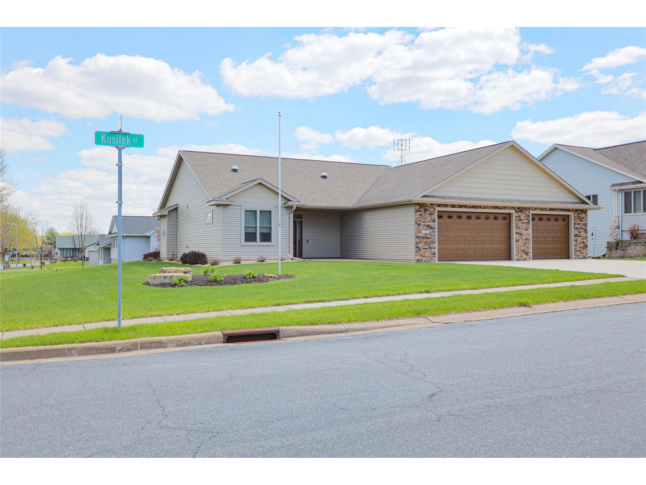 298 Kusilek Street River Falls WI 54022 1600713 image1