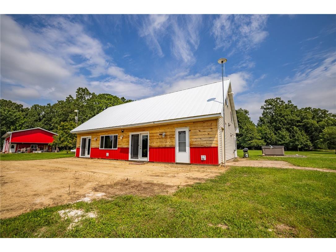 30 10th Street Clear Lake WI 54005 1594724 image1