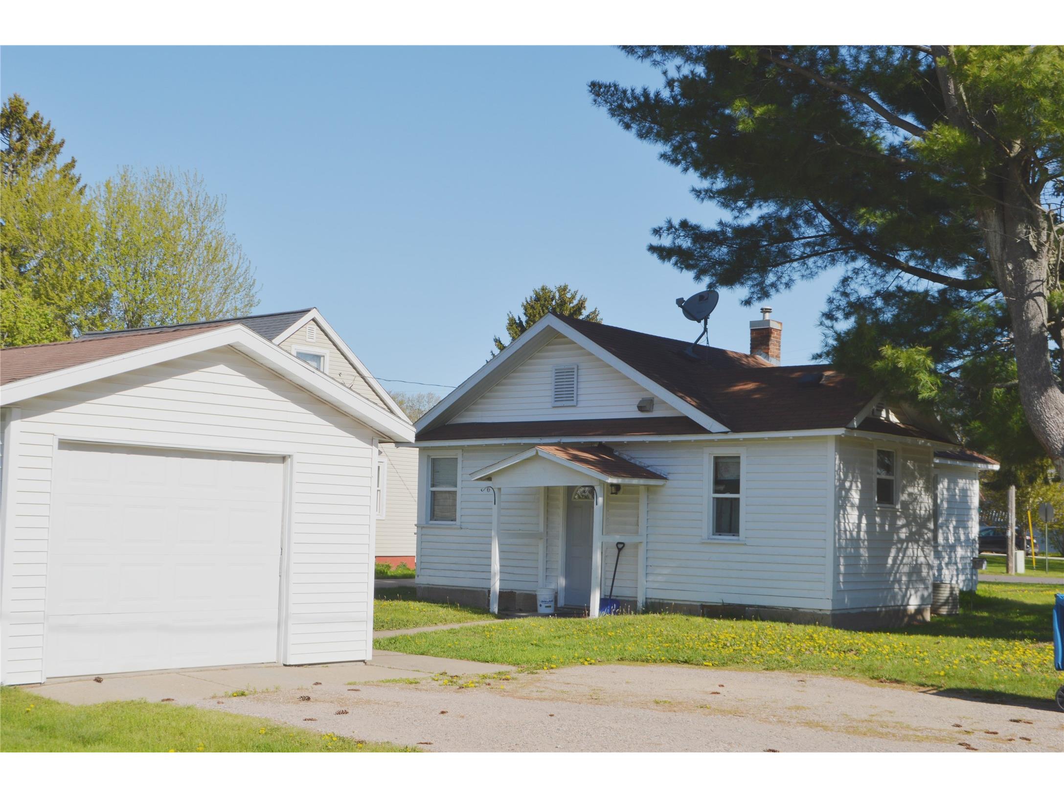 300 Wisconsin Avenue Cameron WI 54822 1601144 image1