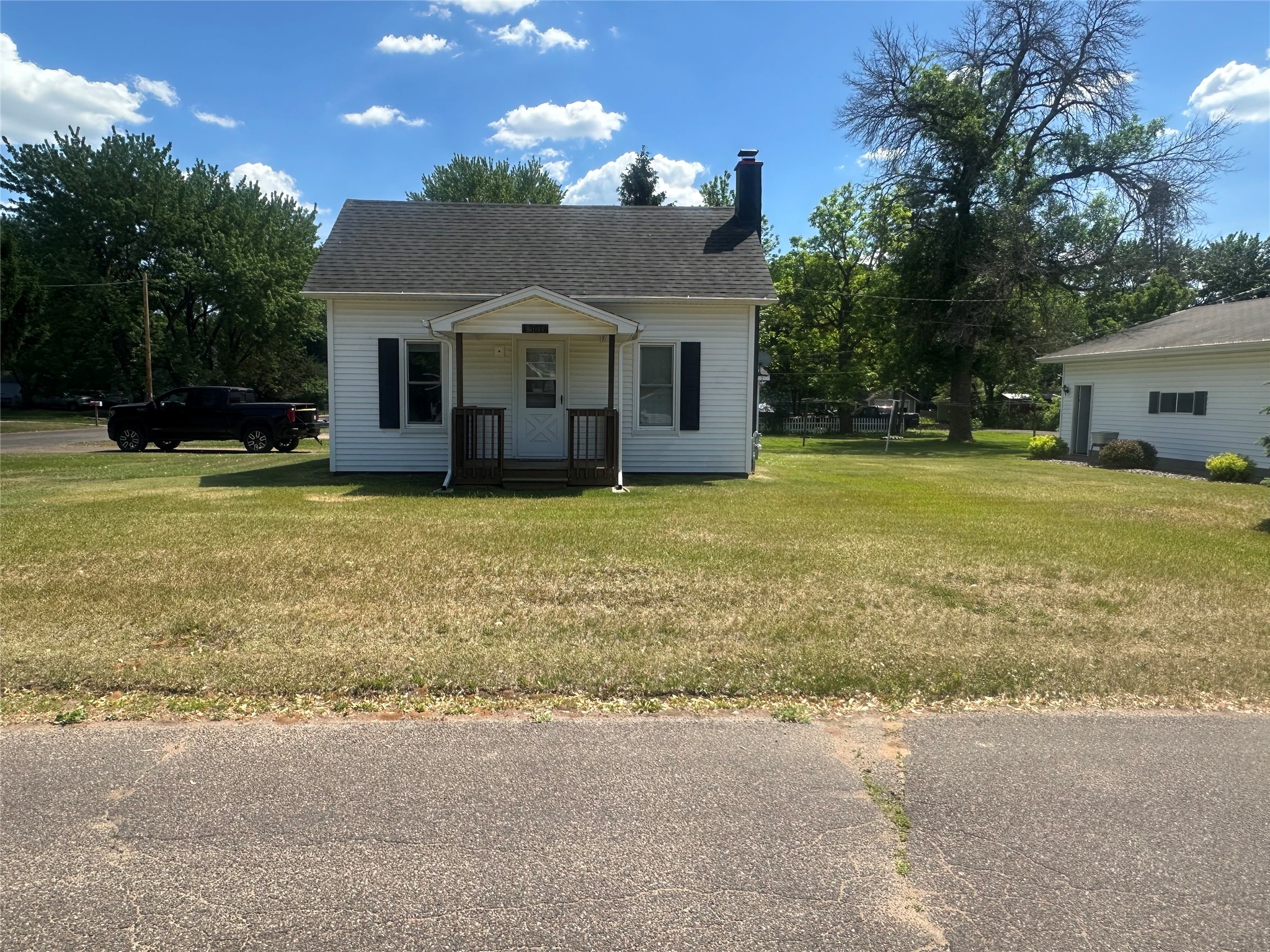 301 Cliff Street Chippewa Falls WI 54729 1601835 image1