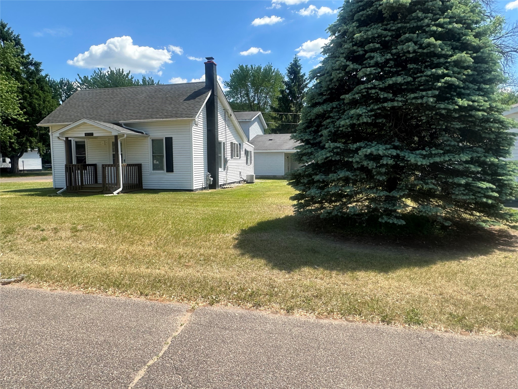 301 Cliff Street Chippewa Falls WI 54729 1601835 image3