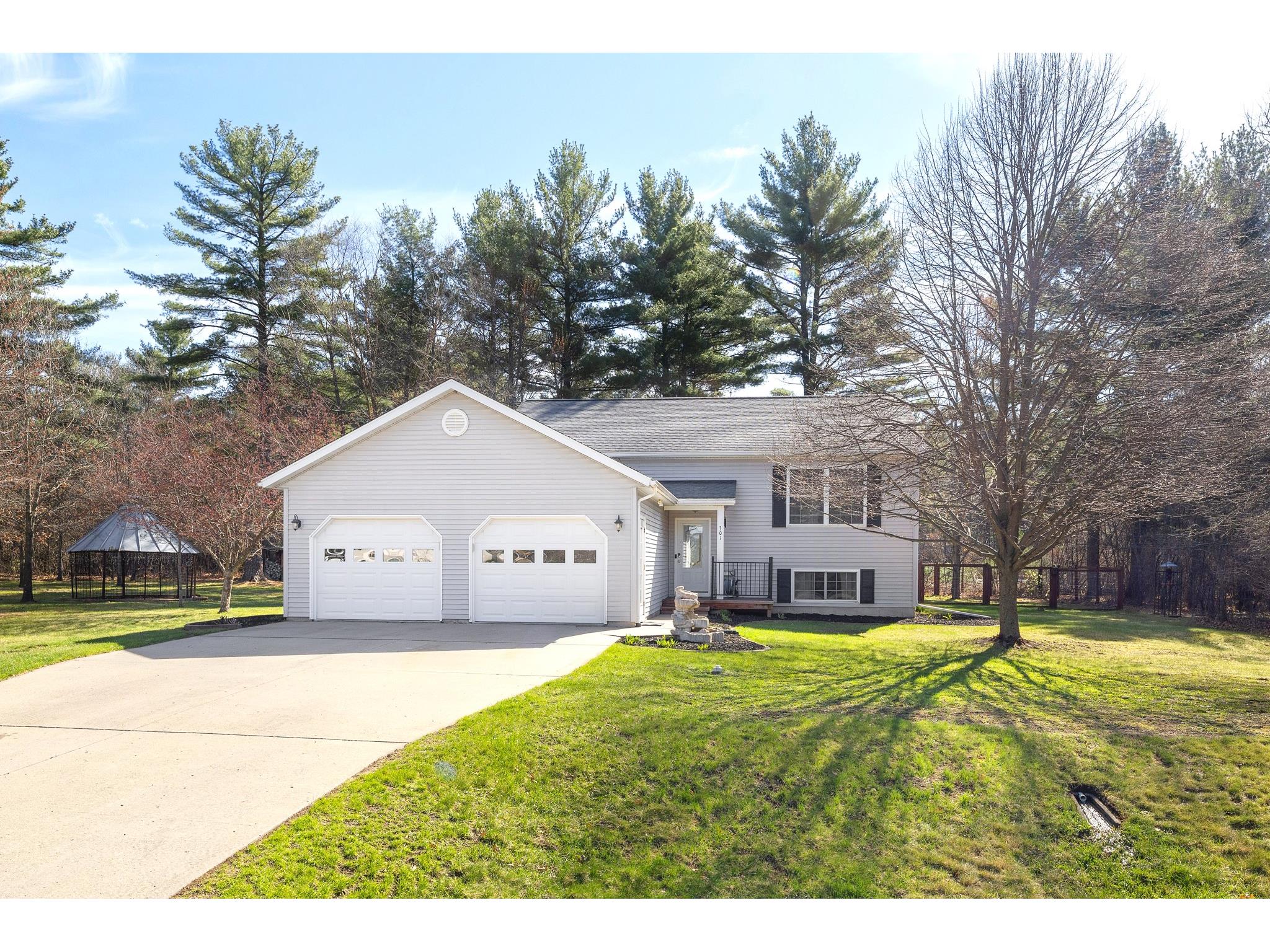 301 Lincolnwood Drive Black River Falls WI 54615 1600220 image1