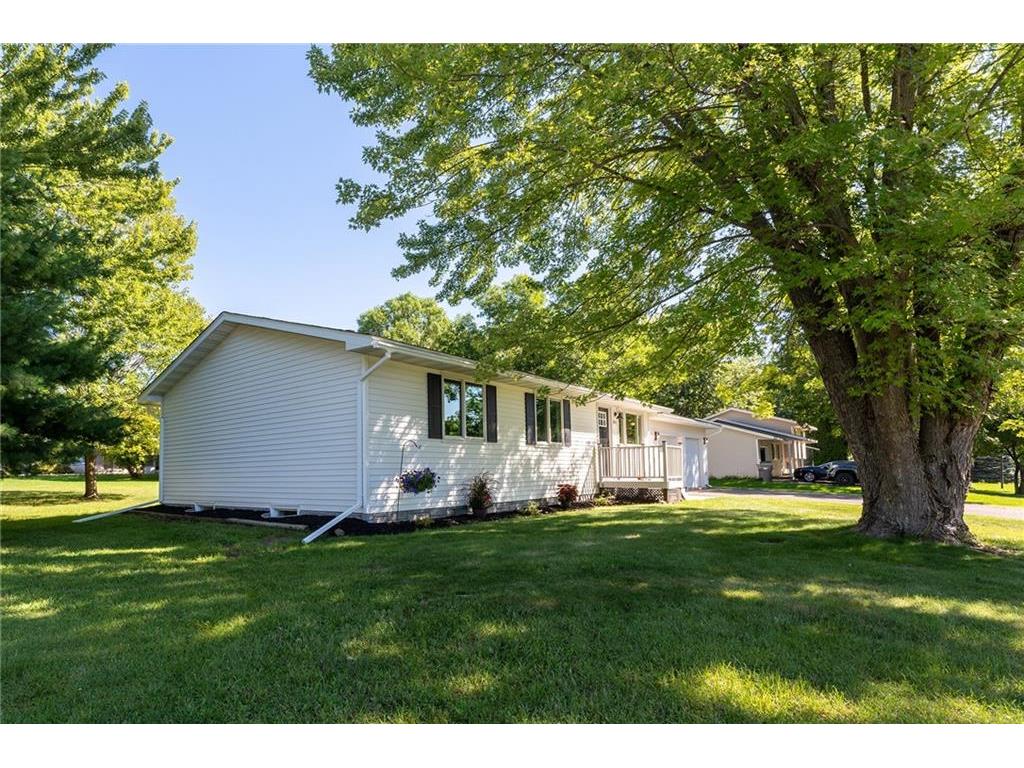 301 Spruce Drive, Woodville, WI, 54028 MLS 1568335 Edina Realty