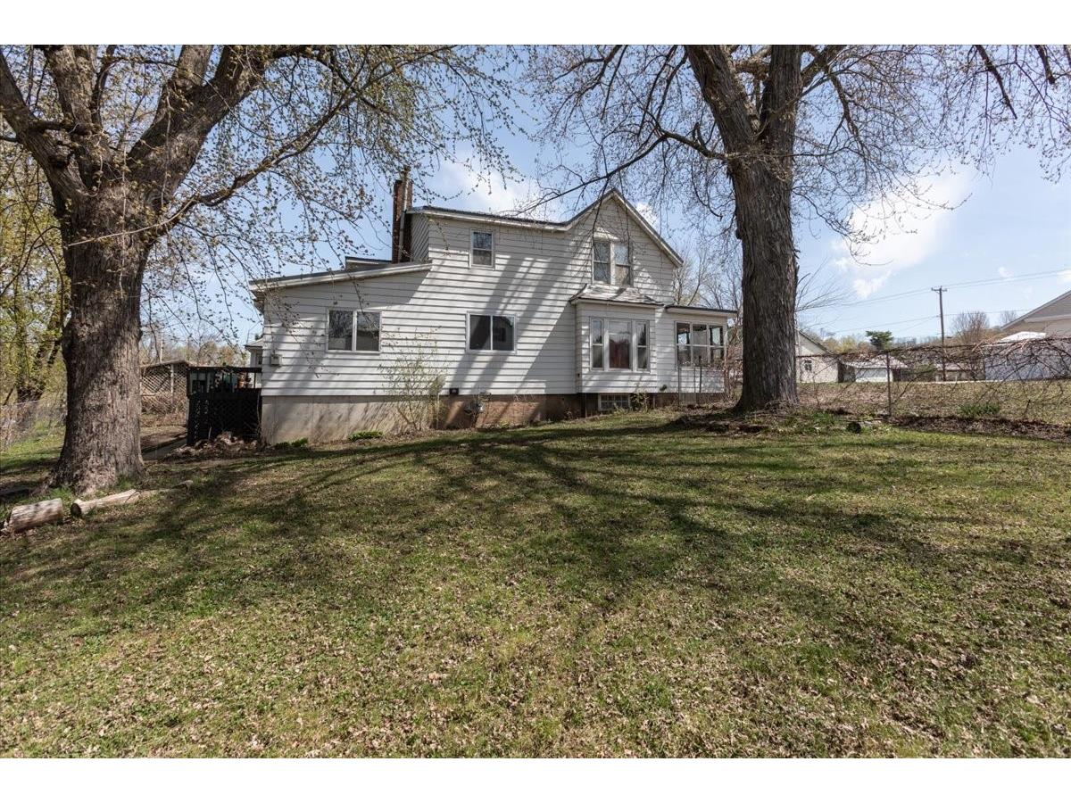 302 E Main Street E Durand WI 54736 1600268 image3