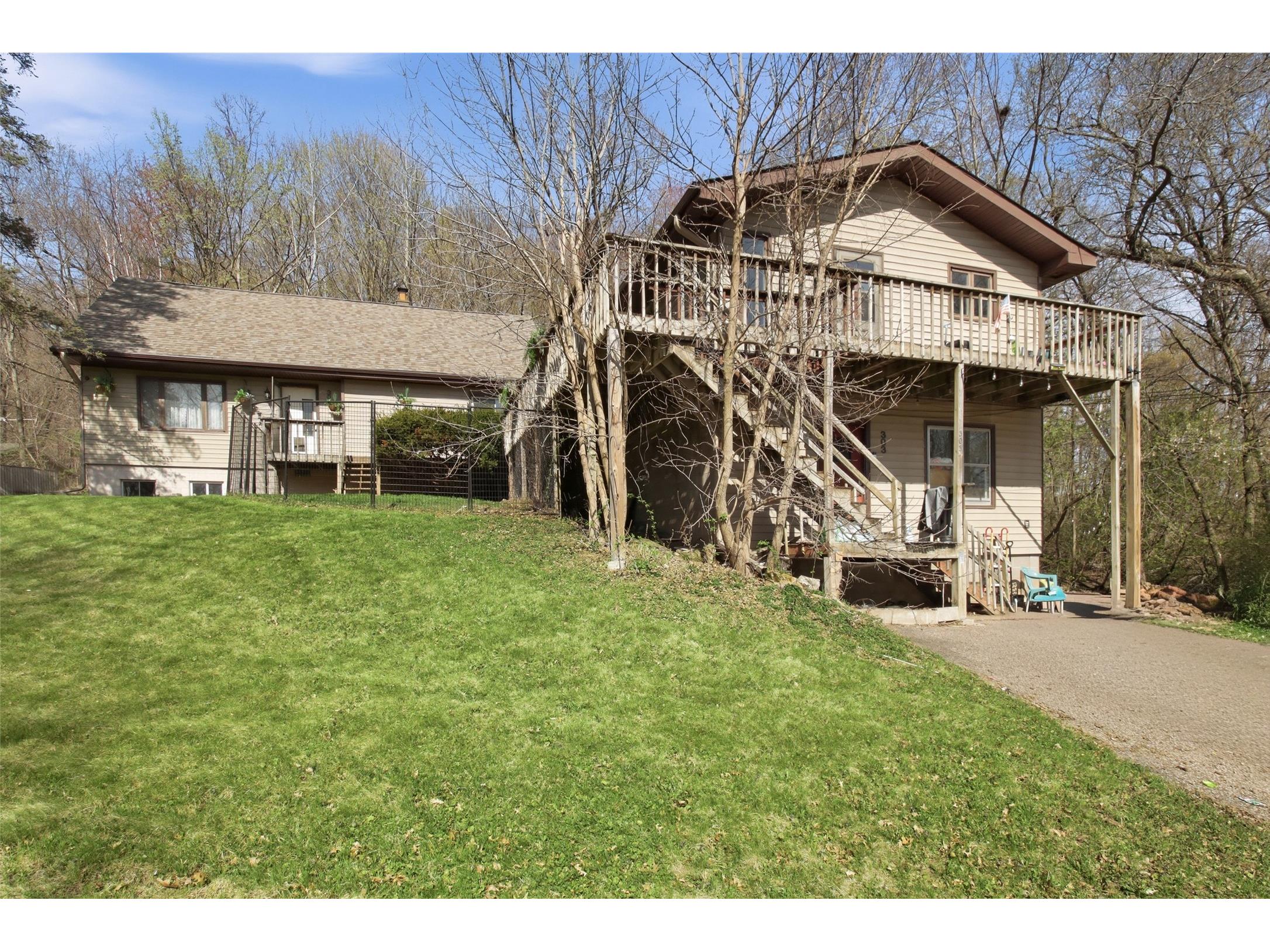 303-305 Moundsview Court #1-2 Elk Mound WI 54739 1600462 image1