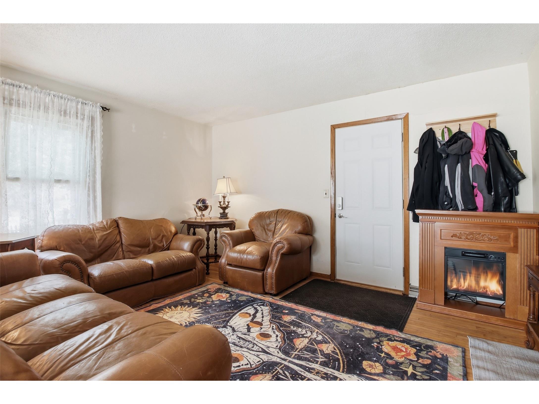 303-305 Moundsview Court #1-2 Elk Mound WI 54739 1600462 image4