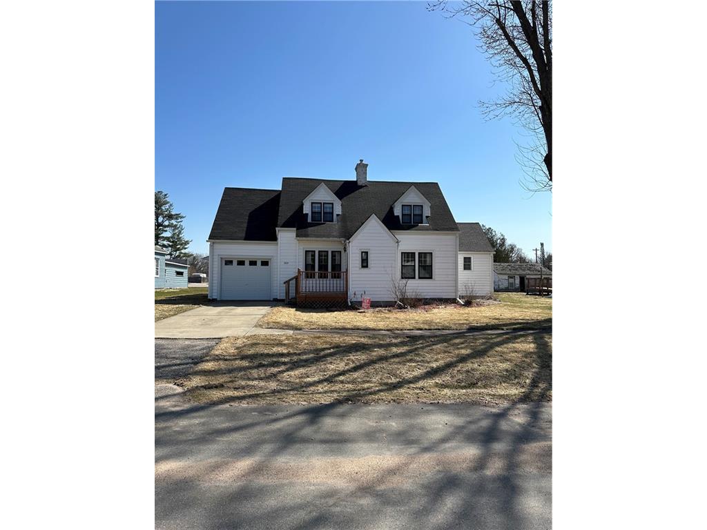 303 Oakwood Place, Merrillan, WI, 54754 MLS 1571231 Edina Realty