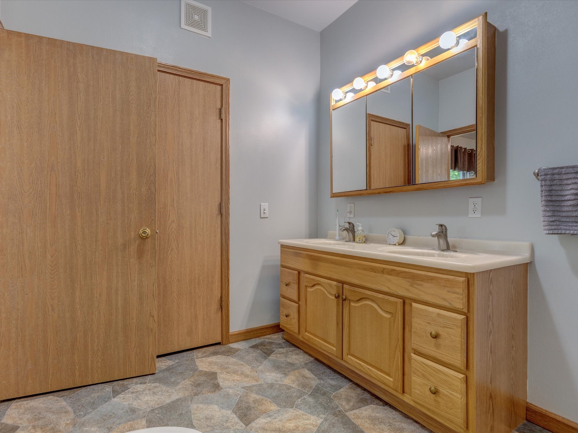 306 E Washington Street Durand WI 54736 1603261 image14