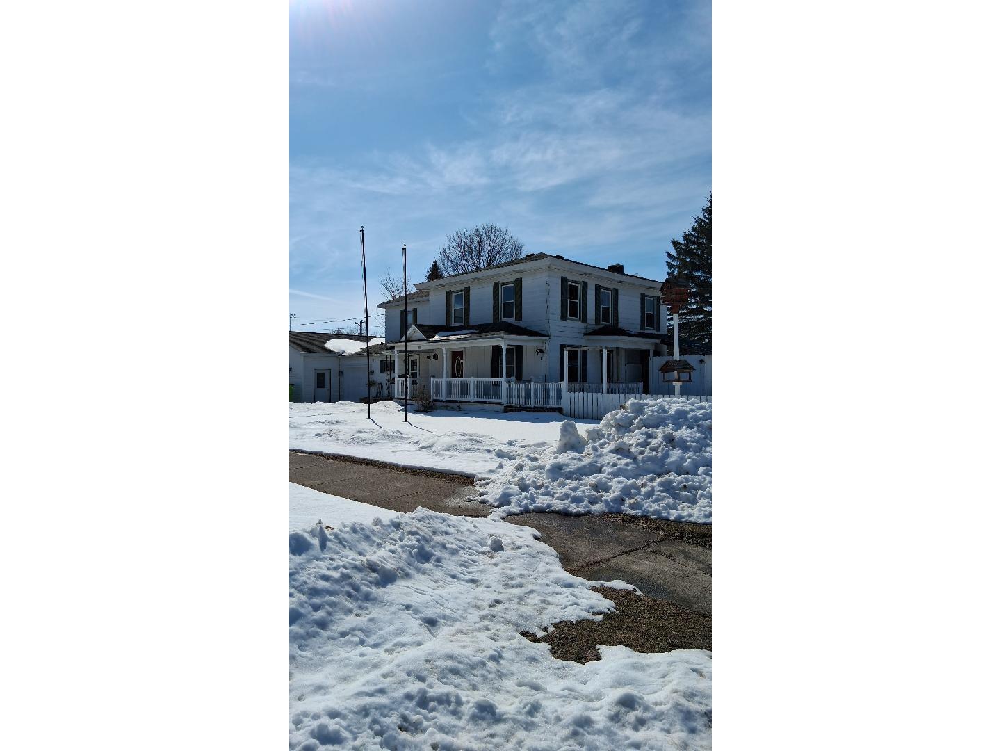 307 S Spring Augusta WI 54722 1599426 image1