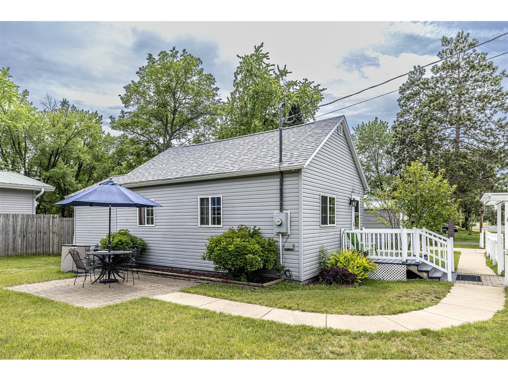 310 E 3rd Street Street Black River Falls WI 54615 1601671 image12