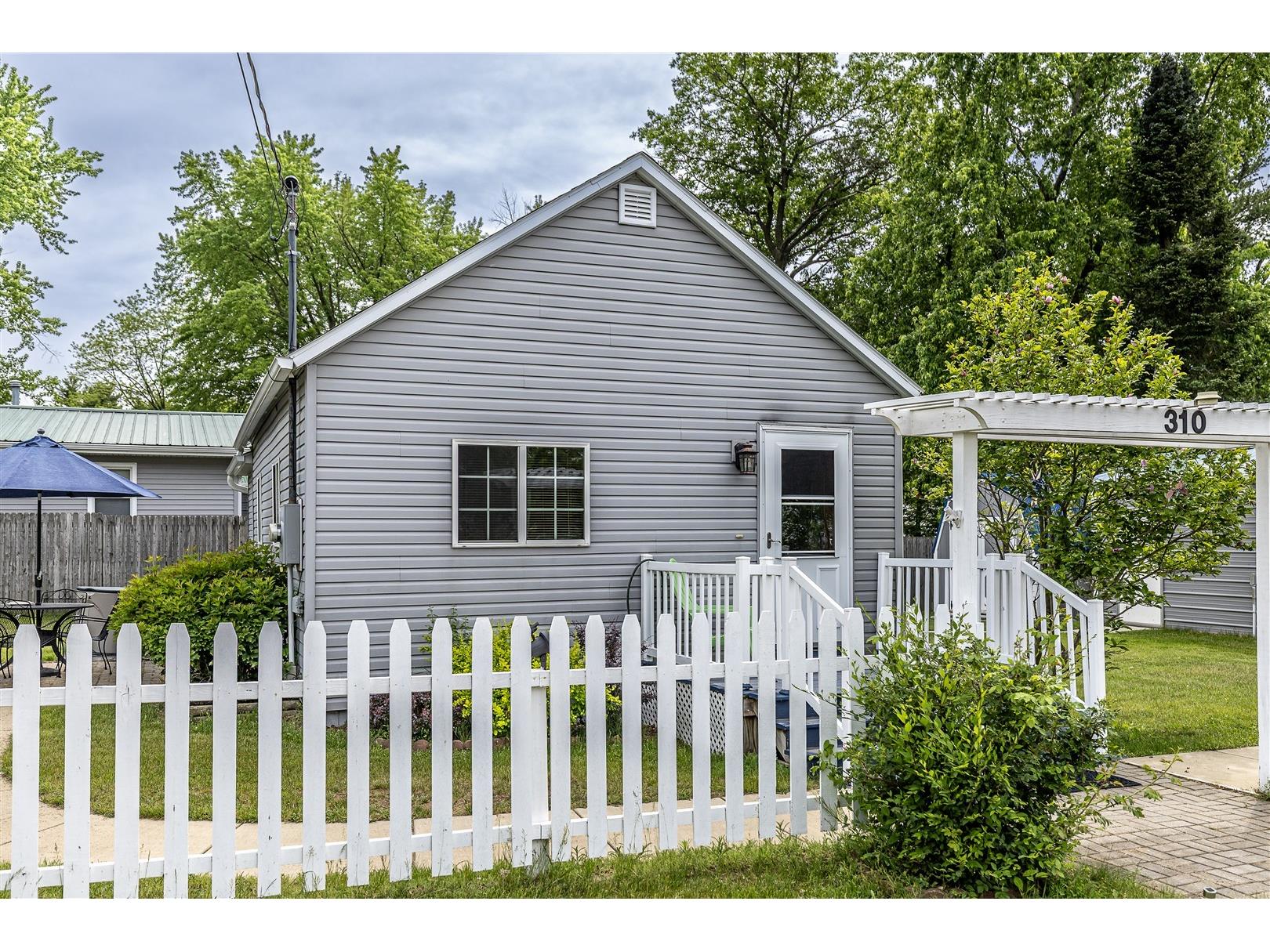 310 E 3rd Street Street Black River Falls WI 54615 1601671 image2