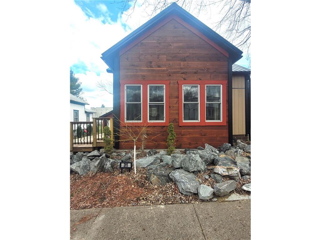 311 Grand Avenue Neillsville WI 54456 1577917 image1