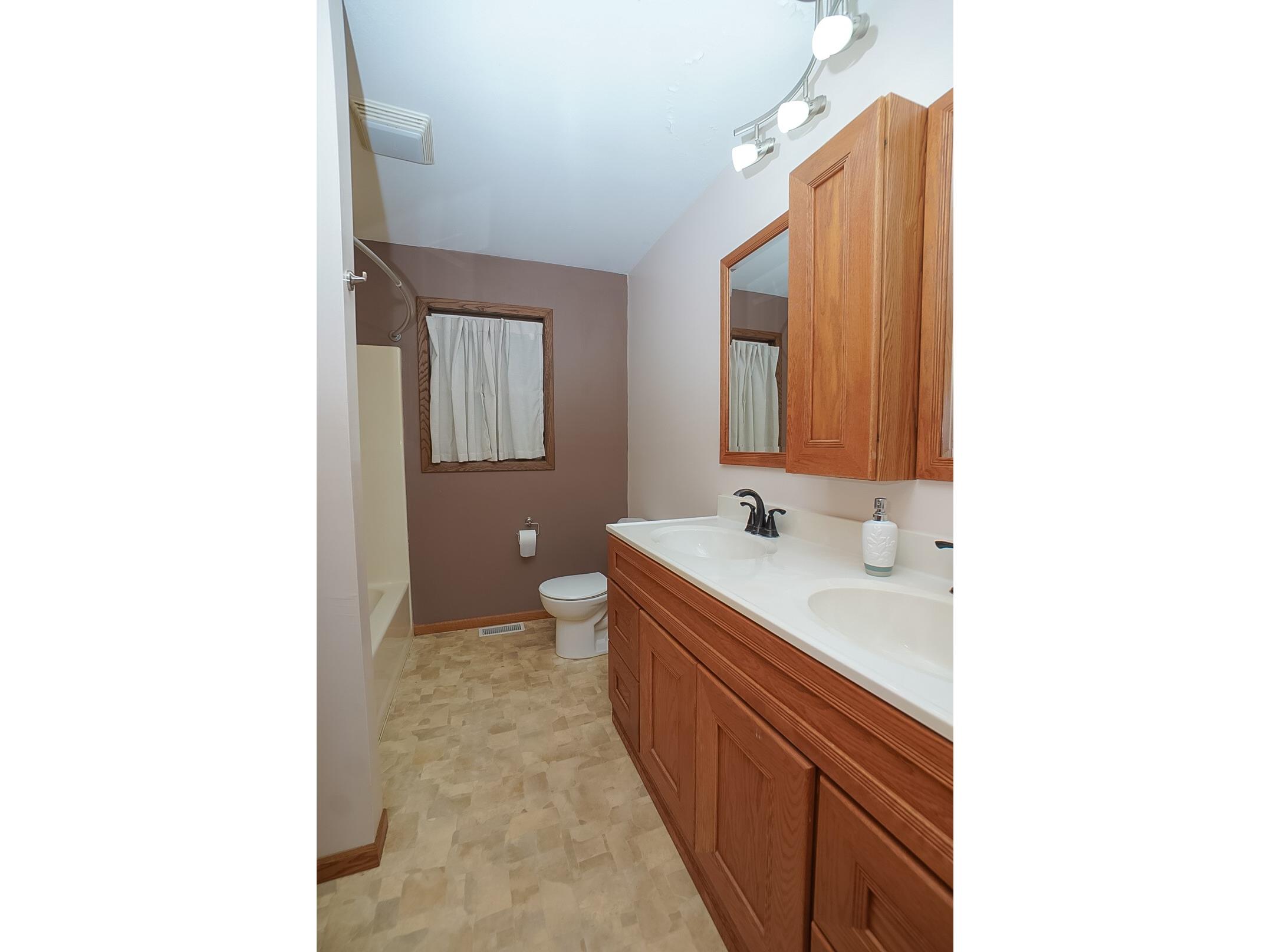3114 Kilbourne Avenue Eau Claire WI 54703 1601194 image10