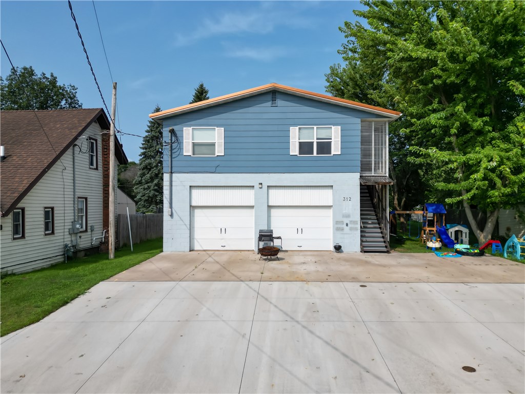 312 Howard Street #4 Chippewa Falls WI 54729 1594441 image1