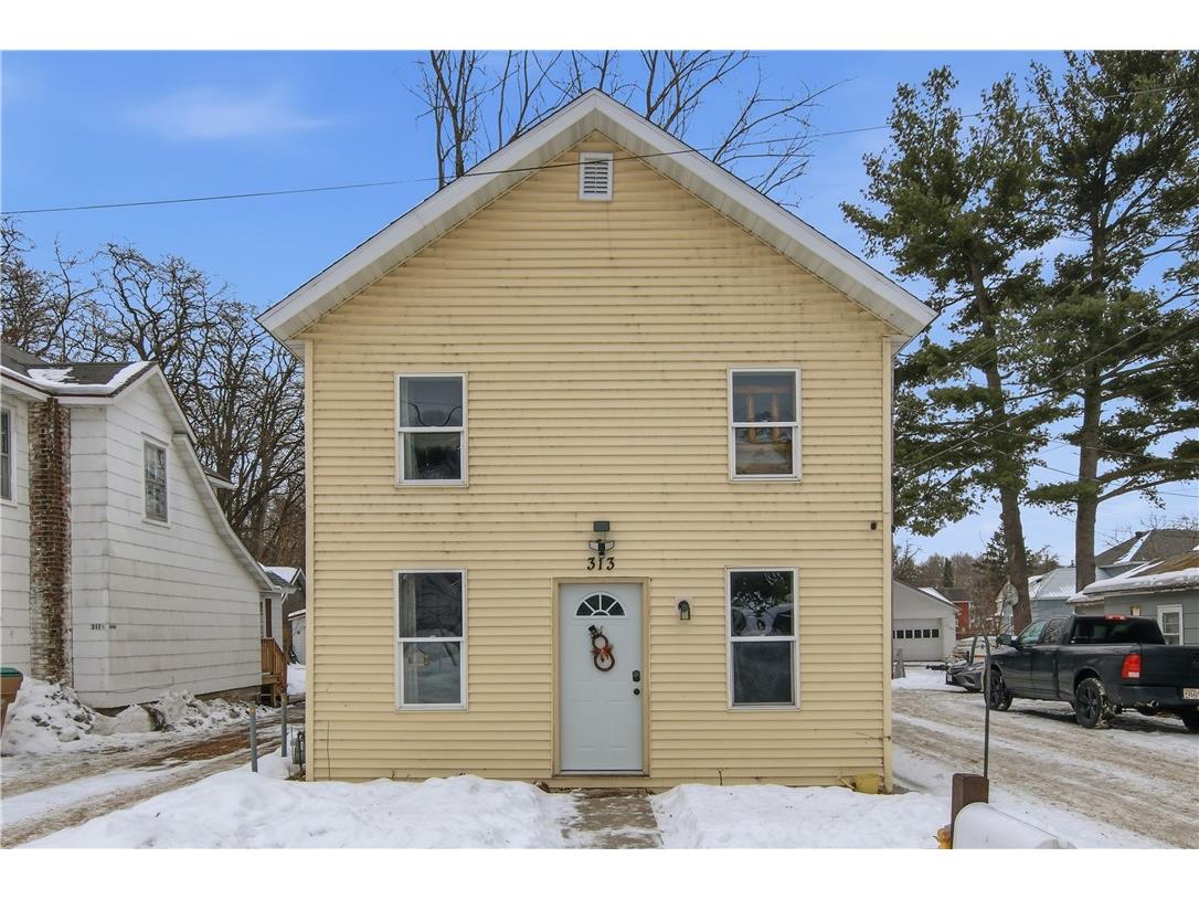 313 E Willow Street Chippewa Falls WI 54729 1598289 image1
