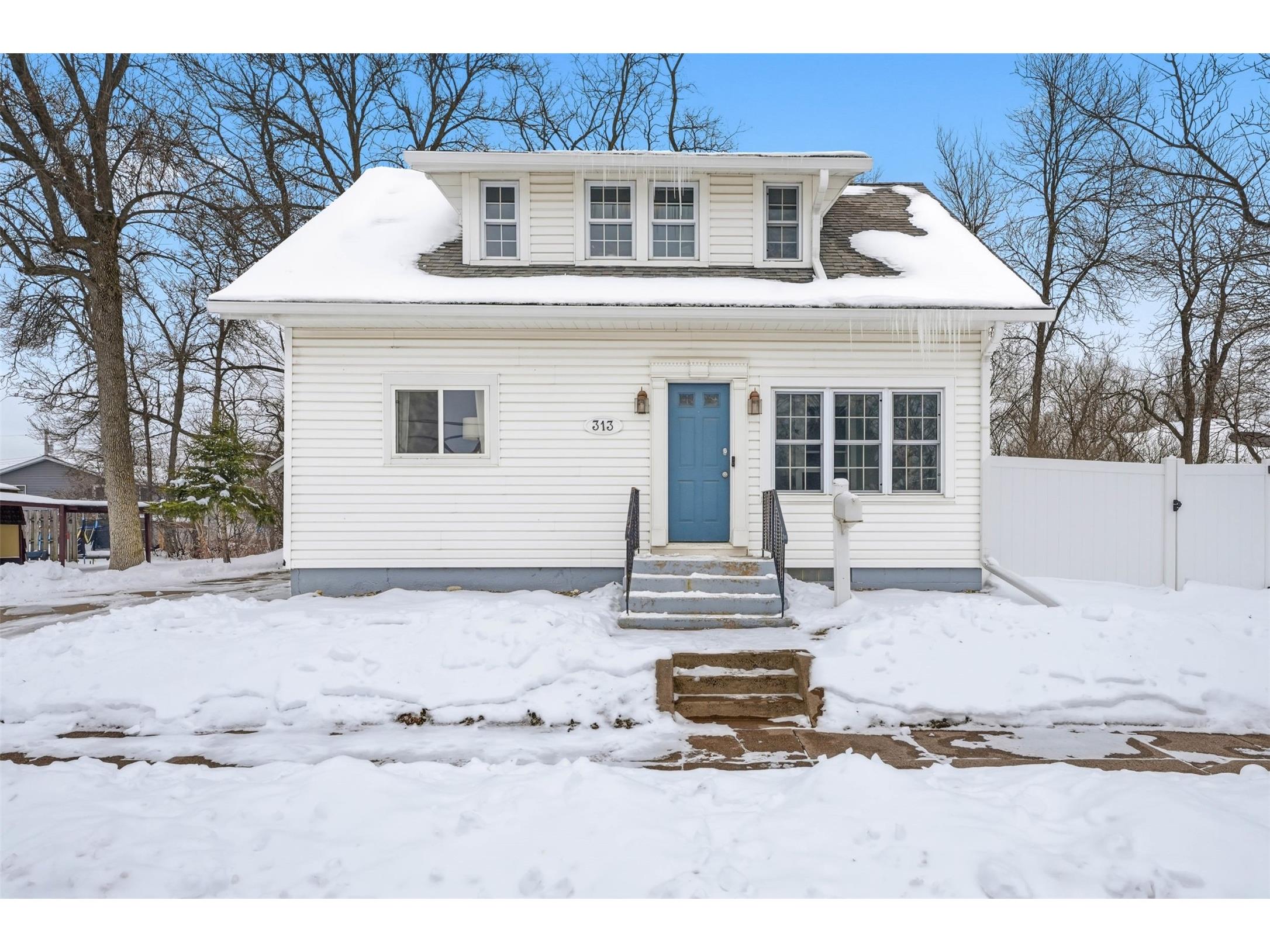 313 Lindoo Avenue E Ladysmith WI 54848 1599318 image1