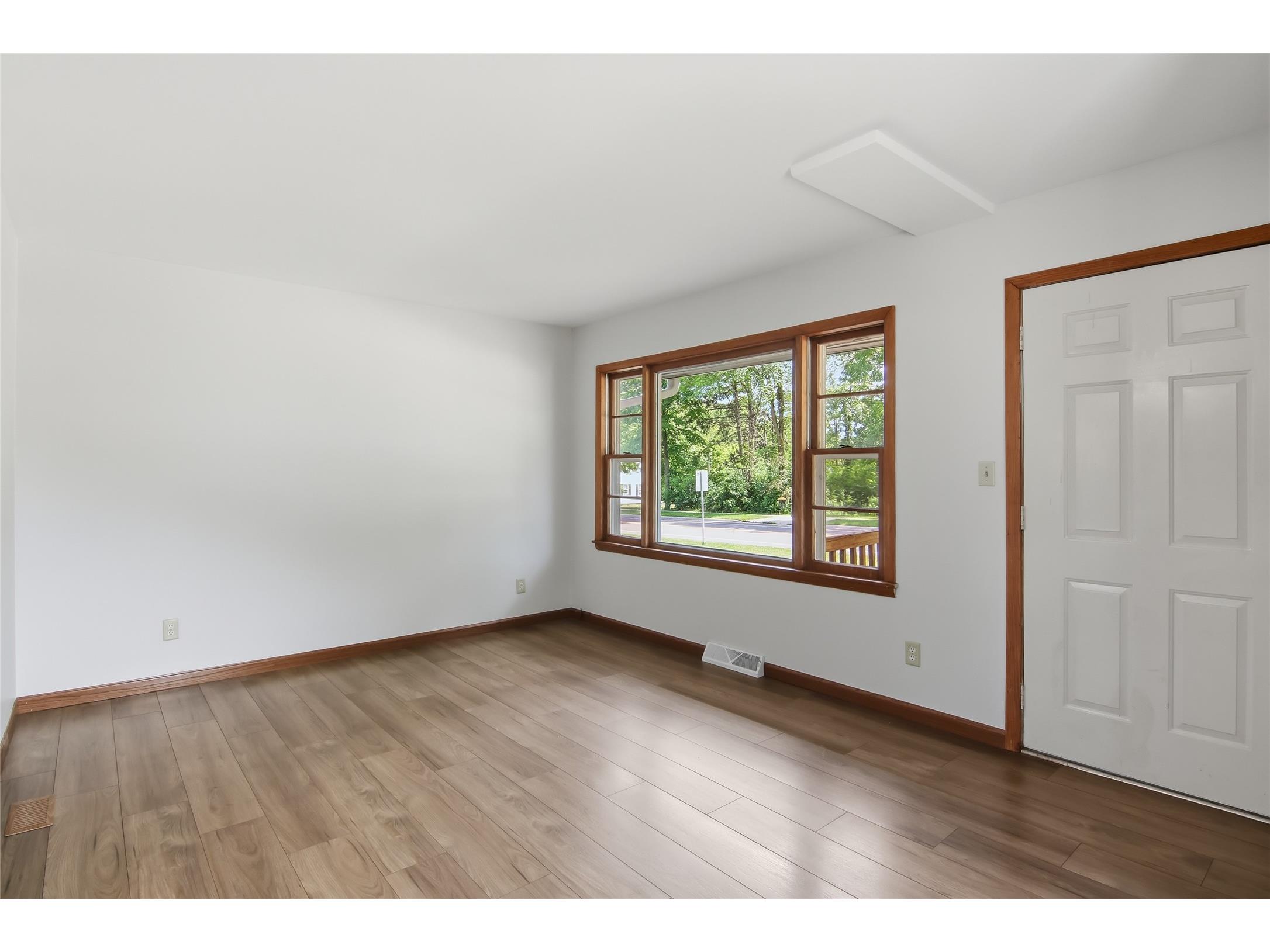 3140 W Folsom Street Eau Claire WI 54703 1602332 image2