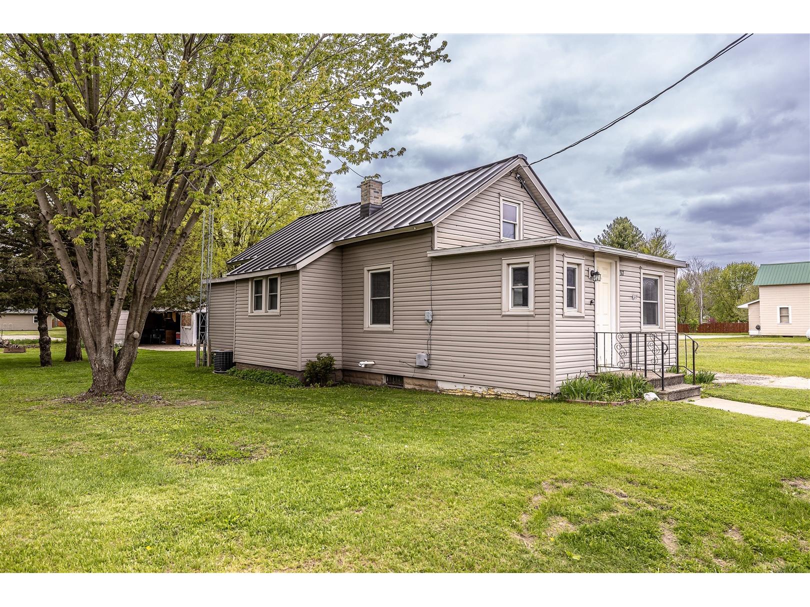 317 S 1st Street Black River Falls WI 54615 1600989 image15