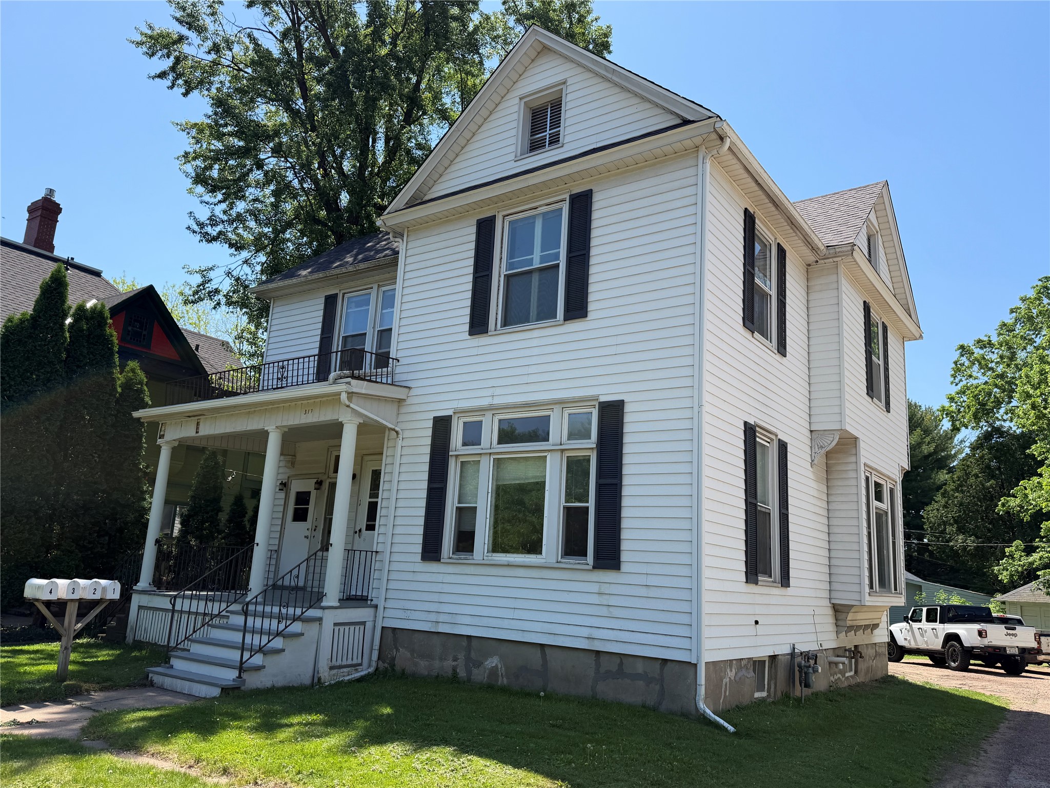 317 Summit Avenue #1-4 Eau Claire WI 54701 1600094 image1