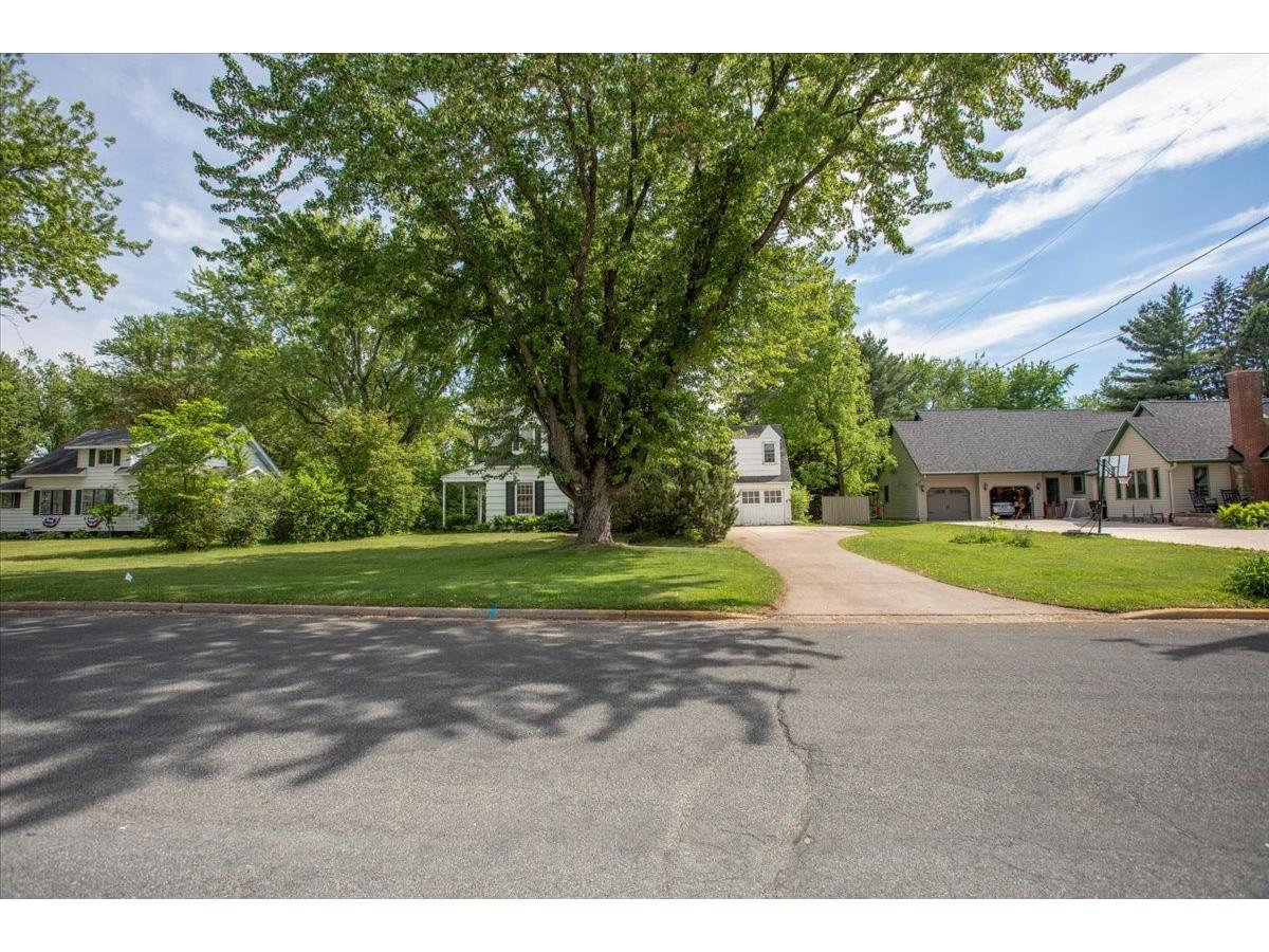 320 Elm Avenue W Menomonie WI 54751 1601822 image41