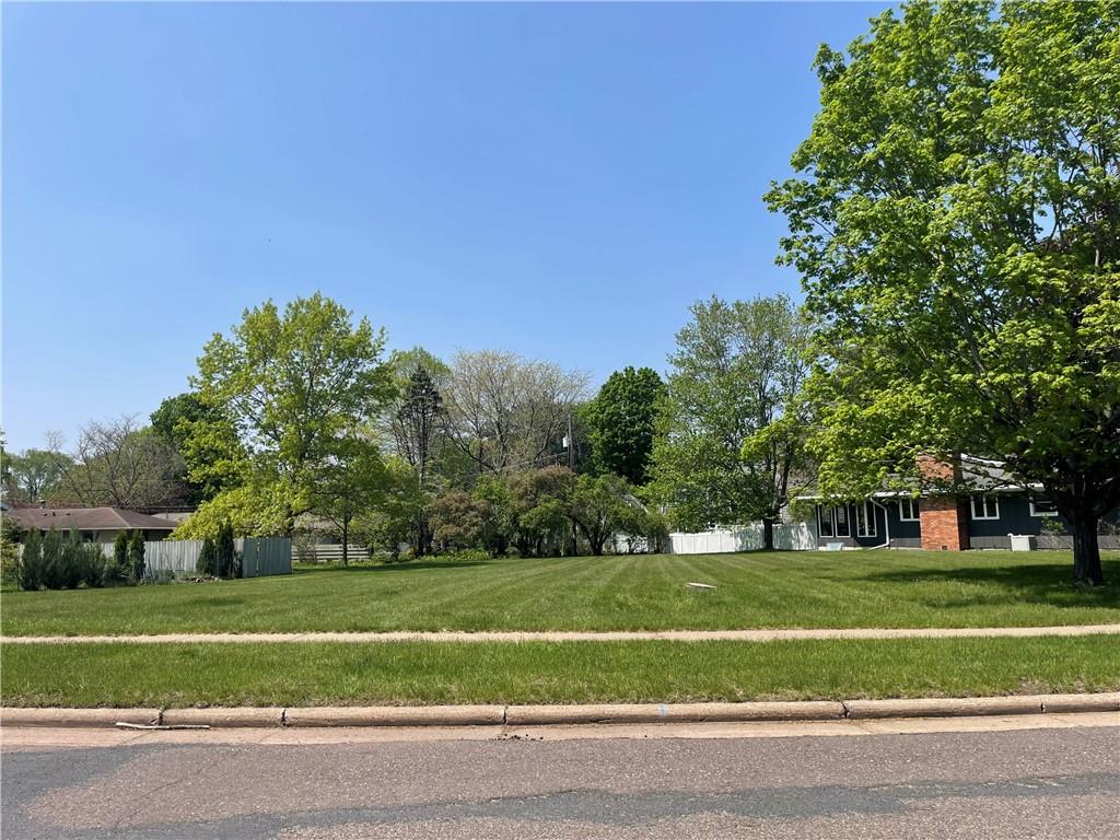 3226 May Street Eau Claire WI 54701 1581985 image1