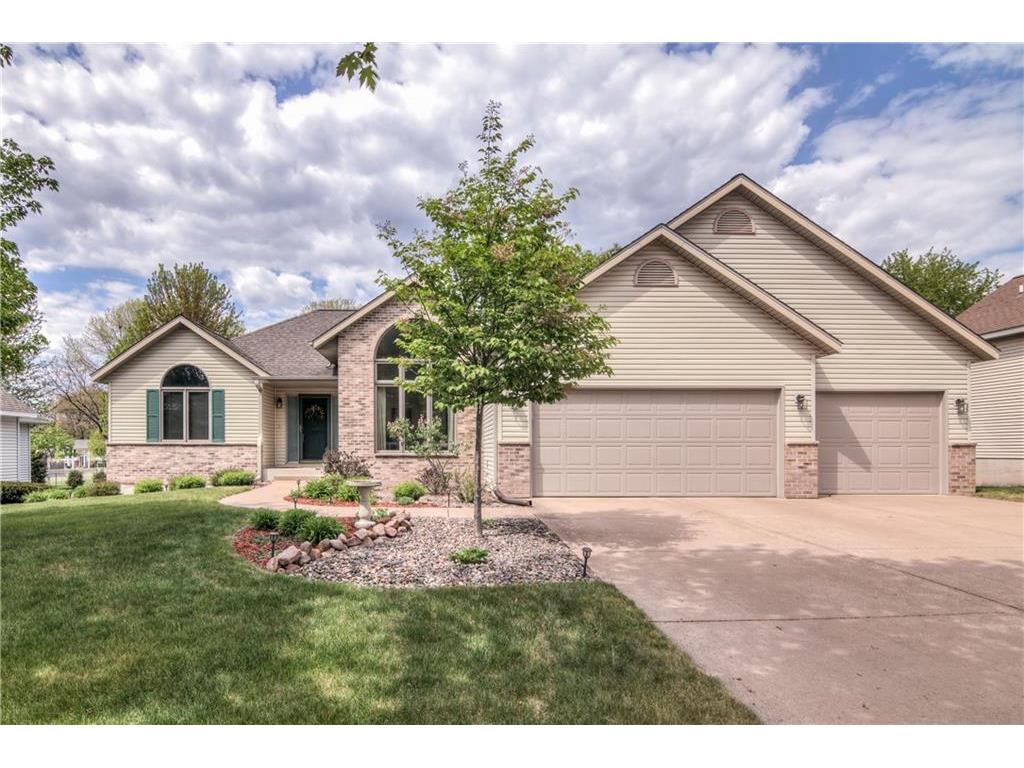 3228 Leslie Lane, Eau Claire, WI 54703 MLS 1553623 Edina Realty