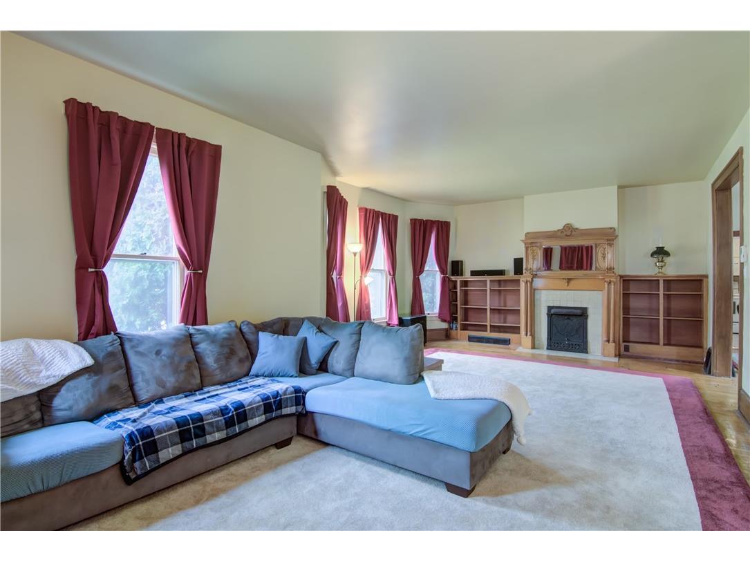 324 Coleman Street Chippewa Falls WI 54729 1595550 image3