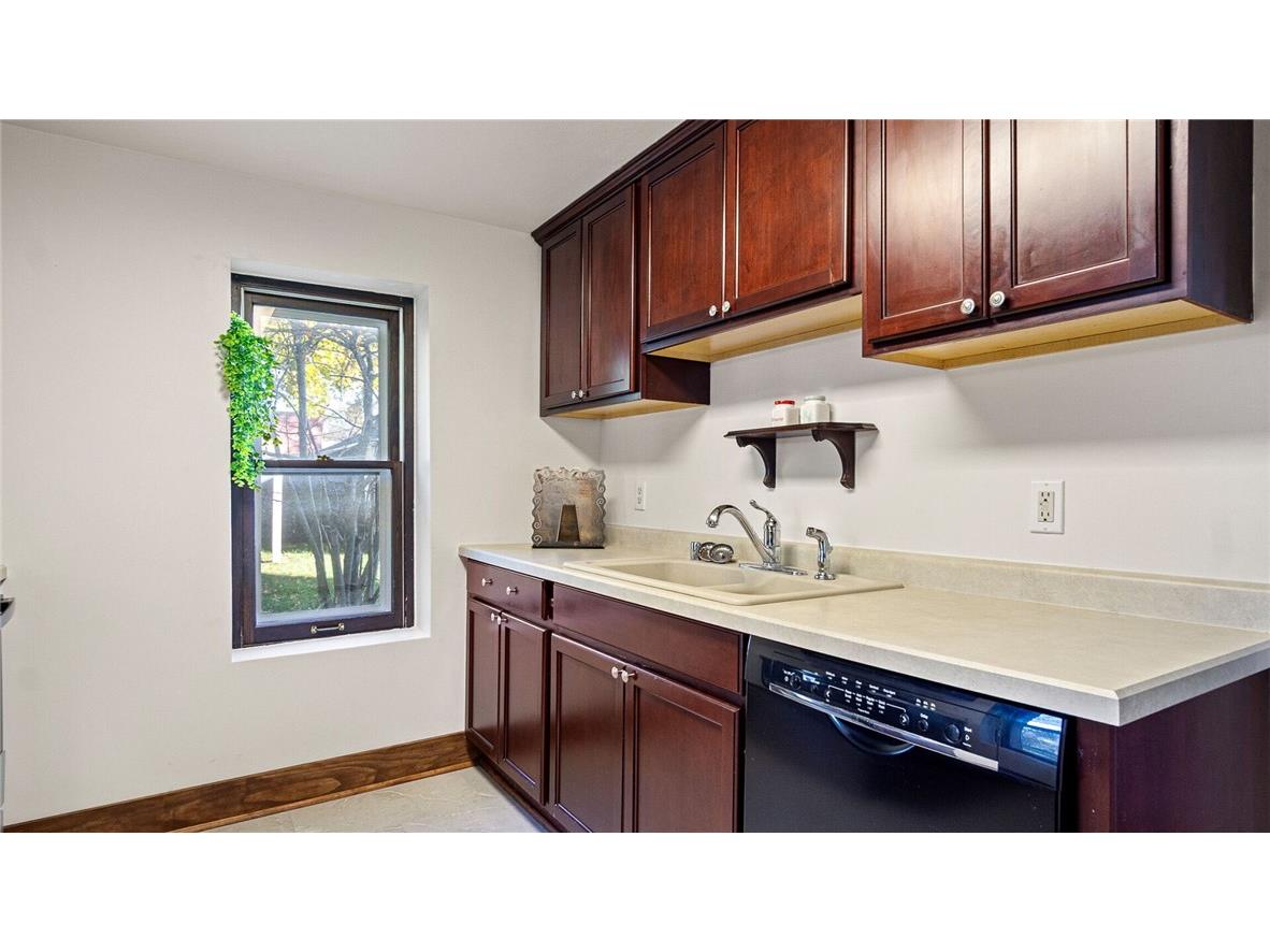 324 Mead Street Eau Claire WI 54703 1596841 image9