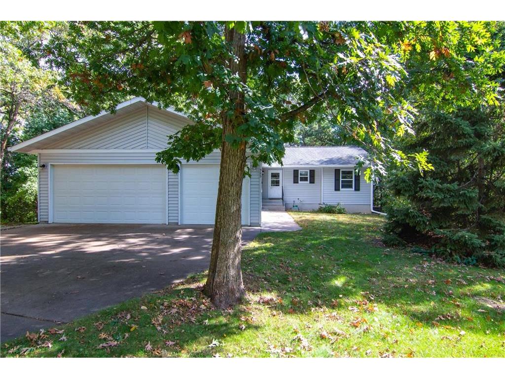 325 Paris Place Eau Claire WI 54703 1577510 image1
