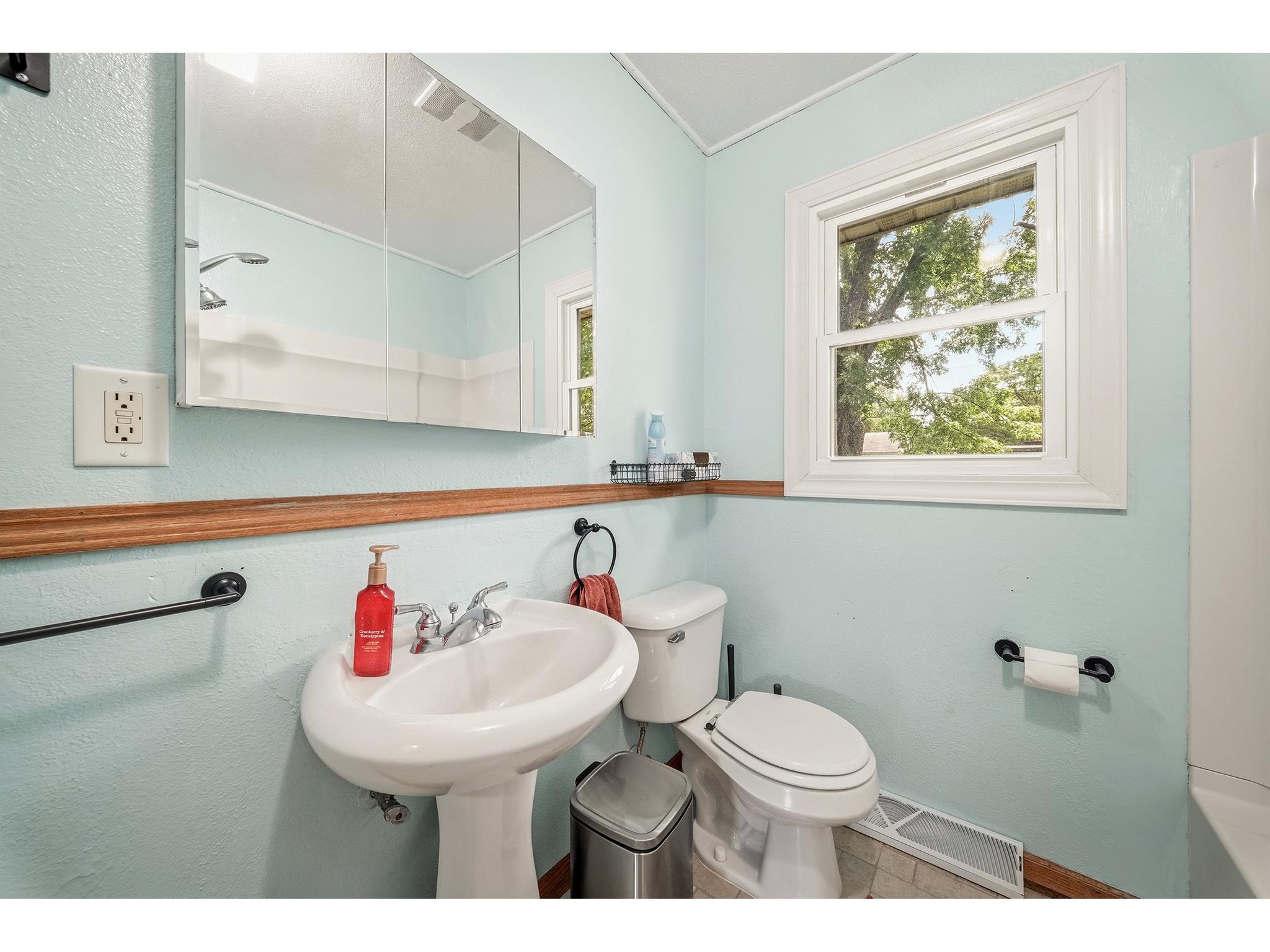 325 Selma Street Eau Claire WI 54703 1602312 image12
