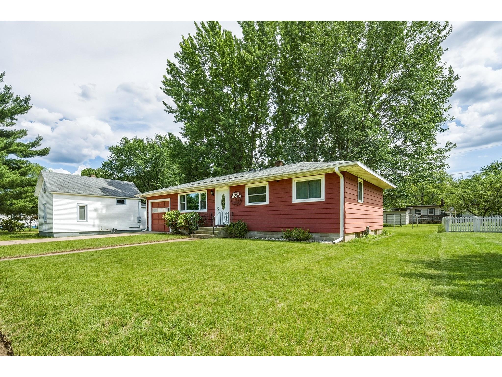 325 Selma Street Eau Claire WI 54703 1602312 image29