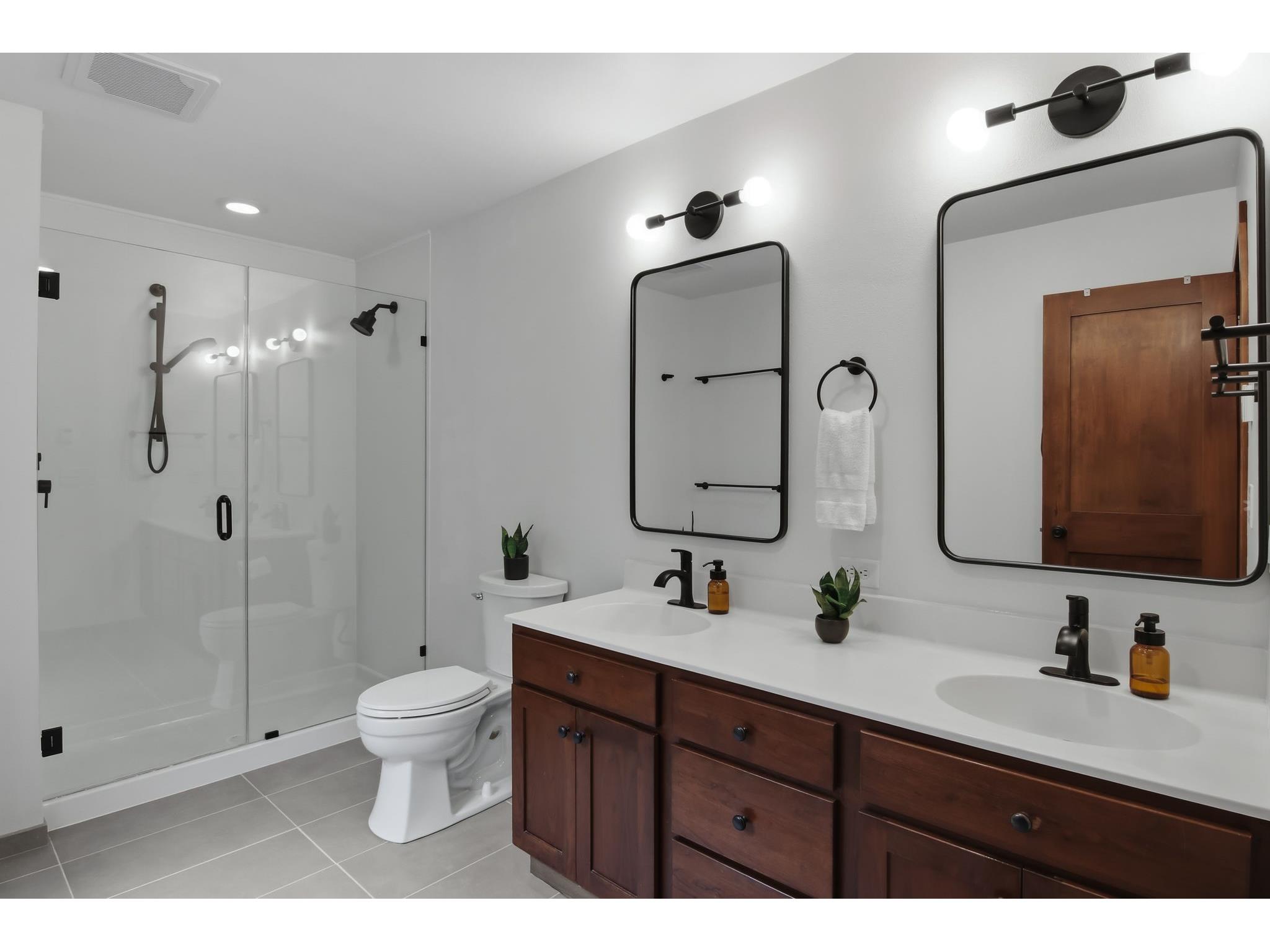 331 W Hamilton Avenue Eau Claire WI 54701 1601636 image18