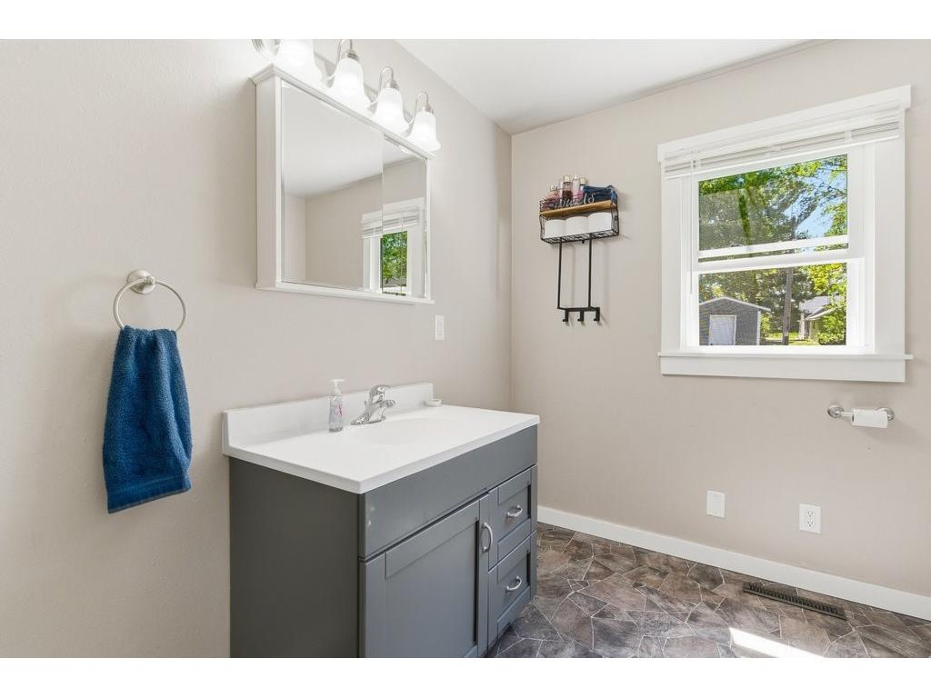 334 E 2nd Avenue Stanley WI 54768 1601715 image16