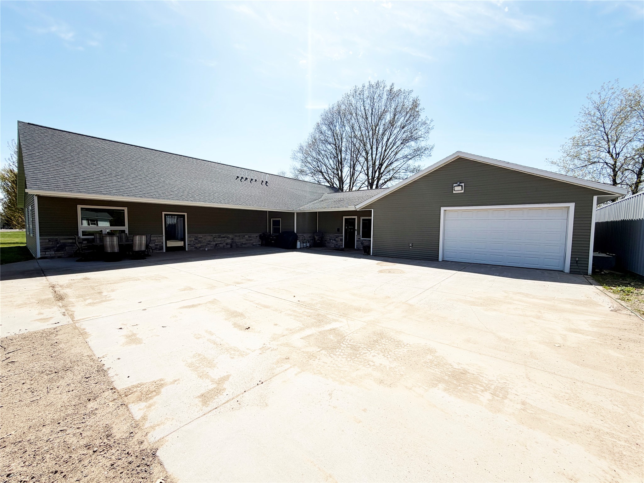 359 W Elm Street New Auburn WI 54757 1600911 image1