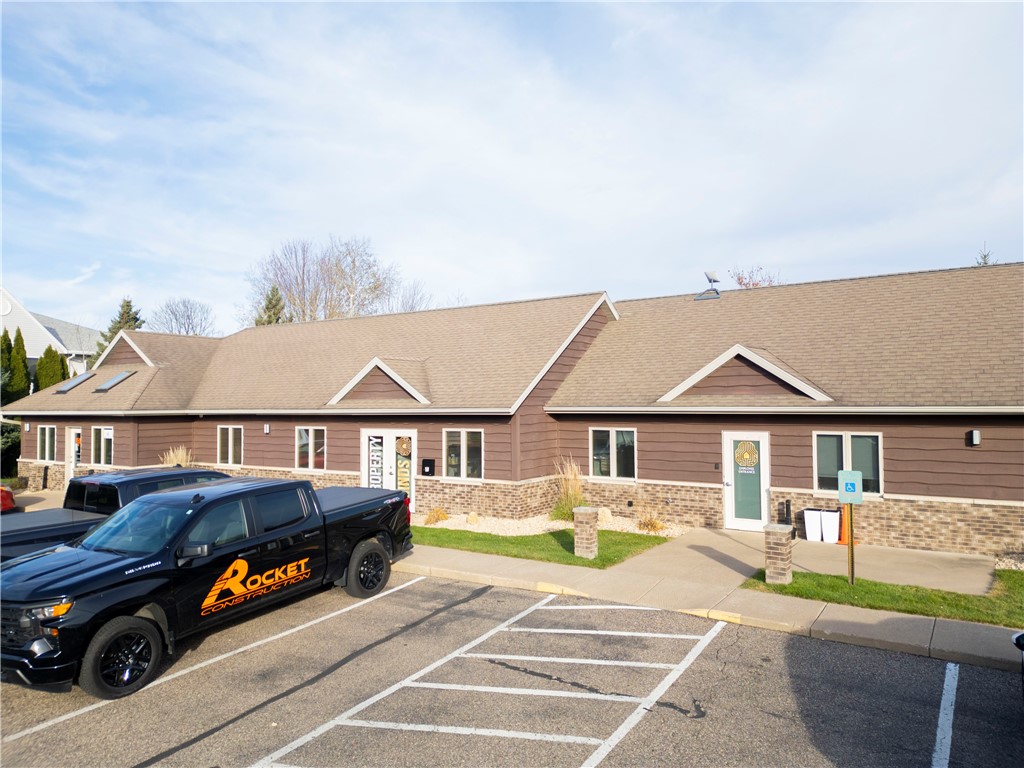 3806 Oakwood Hills Parkway Eau Claire WI 54701 1598307 image1