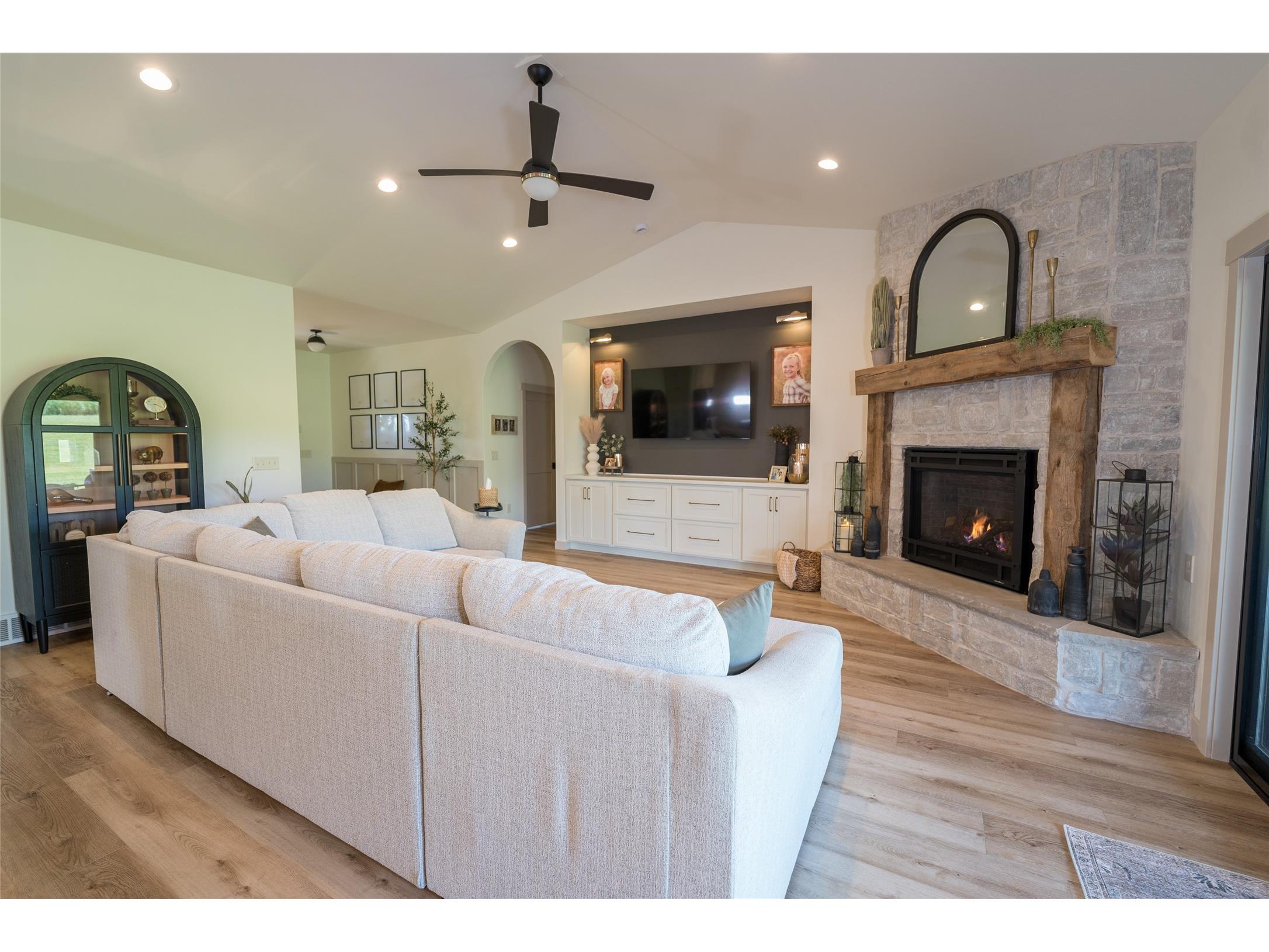 390 Badger Avenue Mondovi WI 54755 1602458 image6