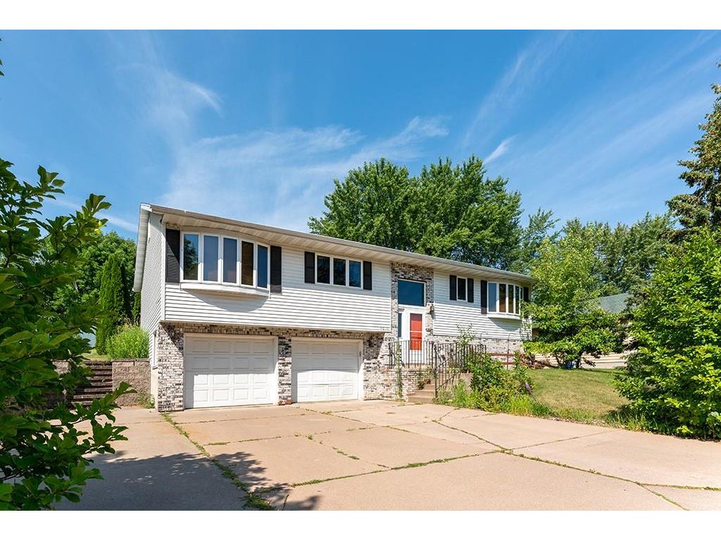 4010 Meadowwood Drive, Eau Claire, WI, 54701 MLS 7141278 Edina Realty