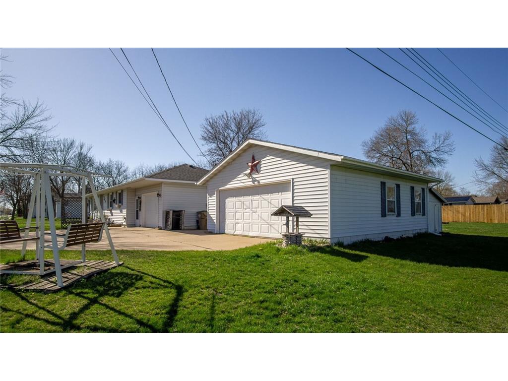 402 E Linden Street Chippewa Falls WI 54729 1581378 image1