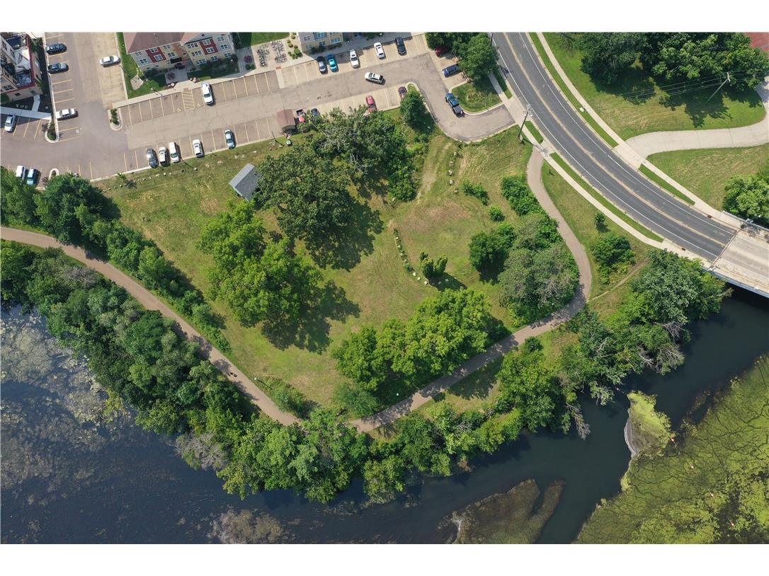 404 S Winter Street River Falls WI 54022 - Kinnickinnic River 1594061 image3