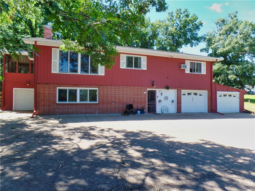 405 Oakwood Drive, Durand, WI, 54736 MLS 7709913 Edina Realty