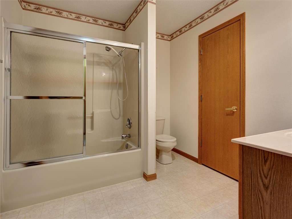 412 Lee Street #A Durand WI 54736 1597371 image11