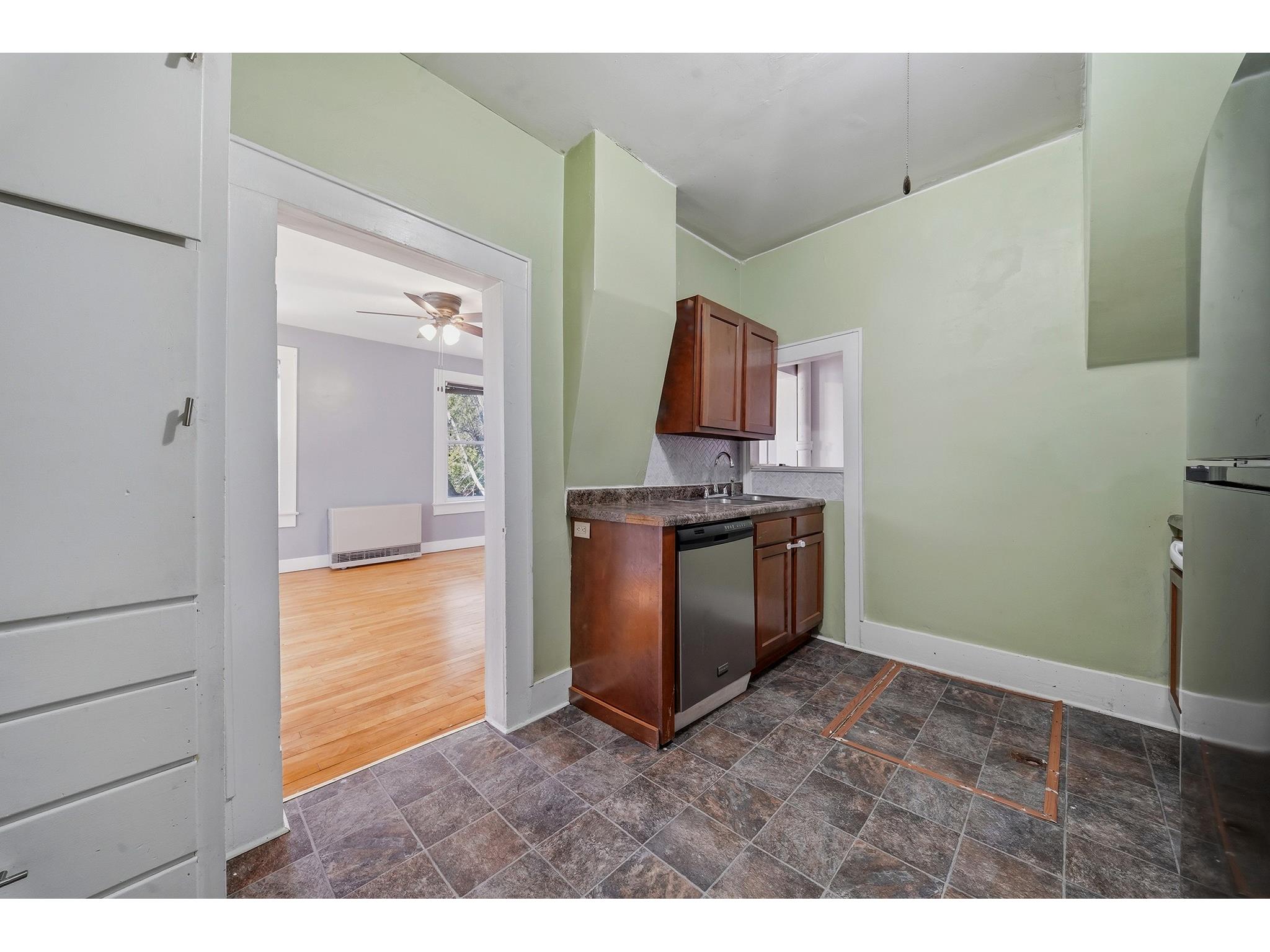 415 N Dewey Street Eau Claire WI 54703 1600039 image7