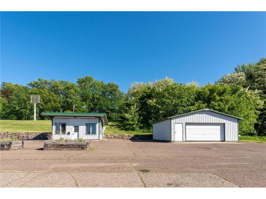 423 E Park Avenue Chippewa Falls WI 54729 1583472 image1