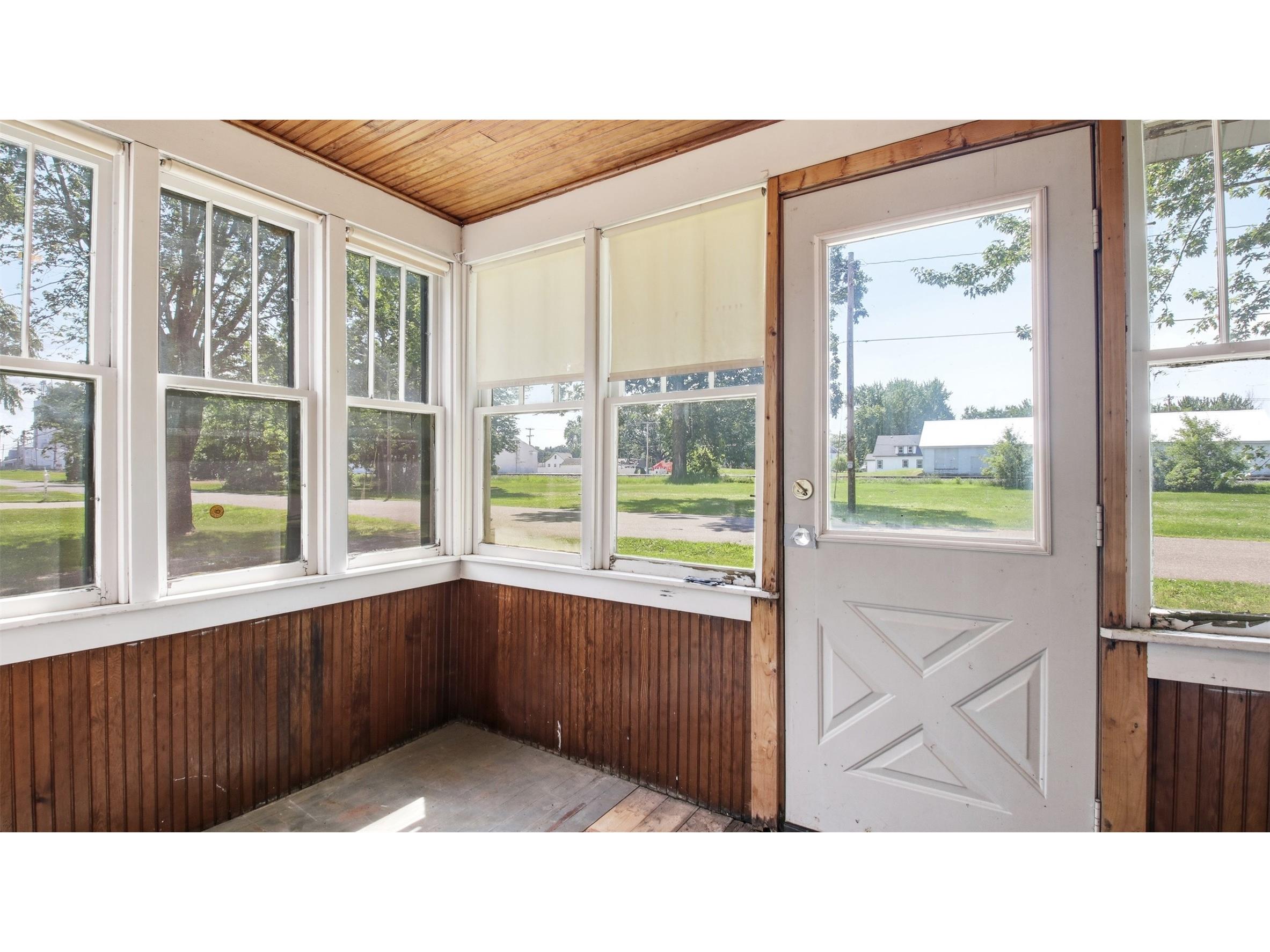 427 E River Avenue Barron WI 54812 1603012 image11