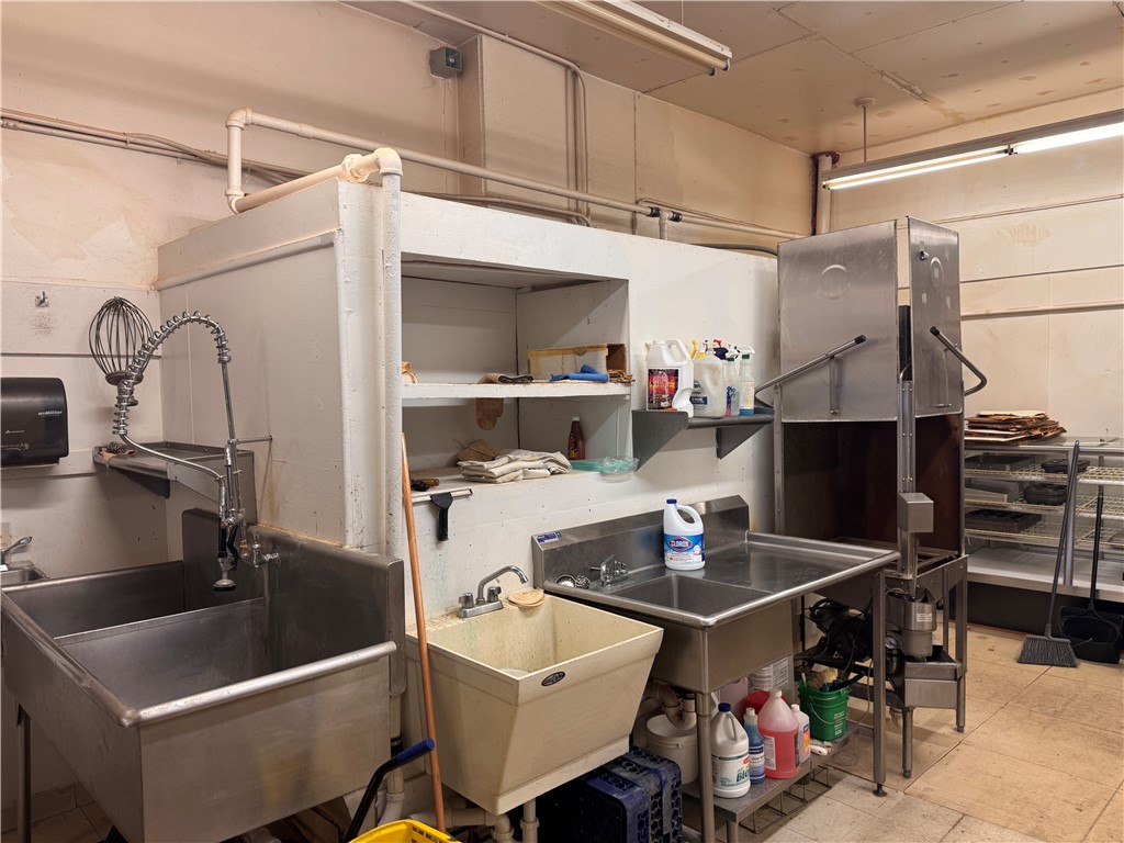 429 E Lasalle Avenue Barron WI 54812 1595029 image9