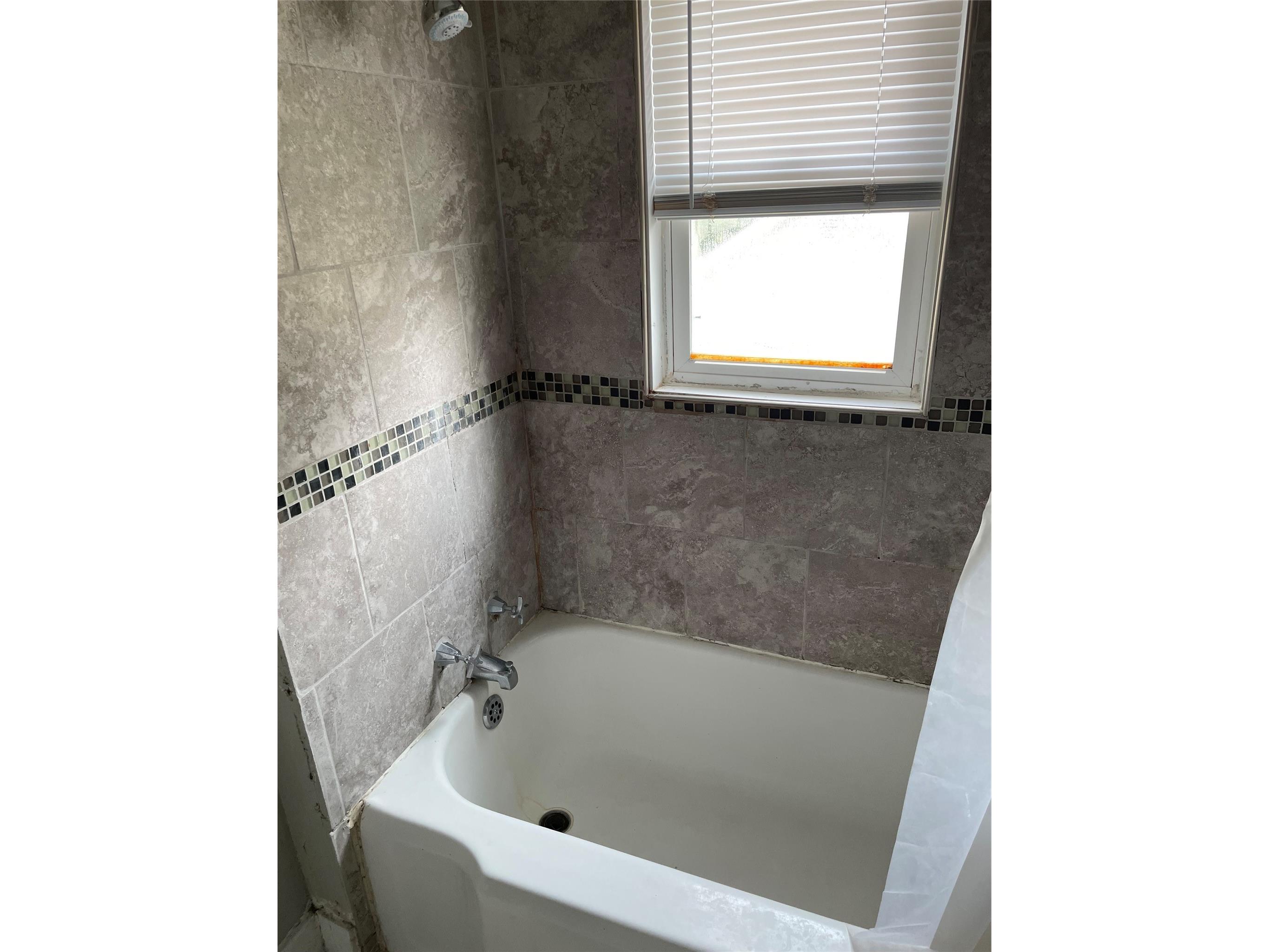433 Vine Street #3 Eau Claire WI 54703 1602409 image8