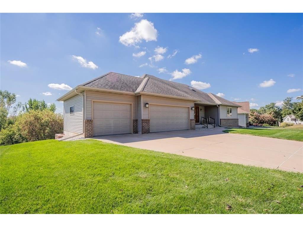 4417 S Oakwood Hills Parkway Eau Claire WI 54701 1586072 image1