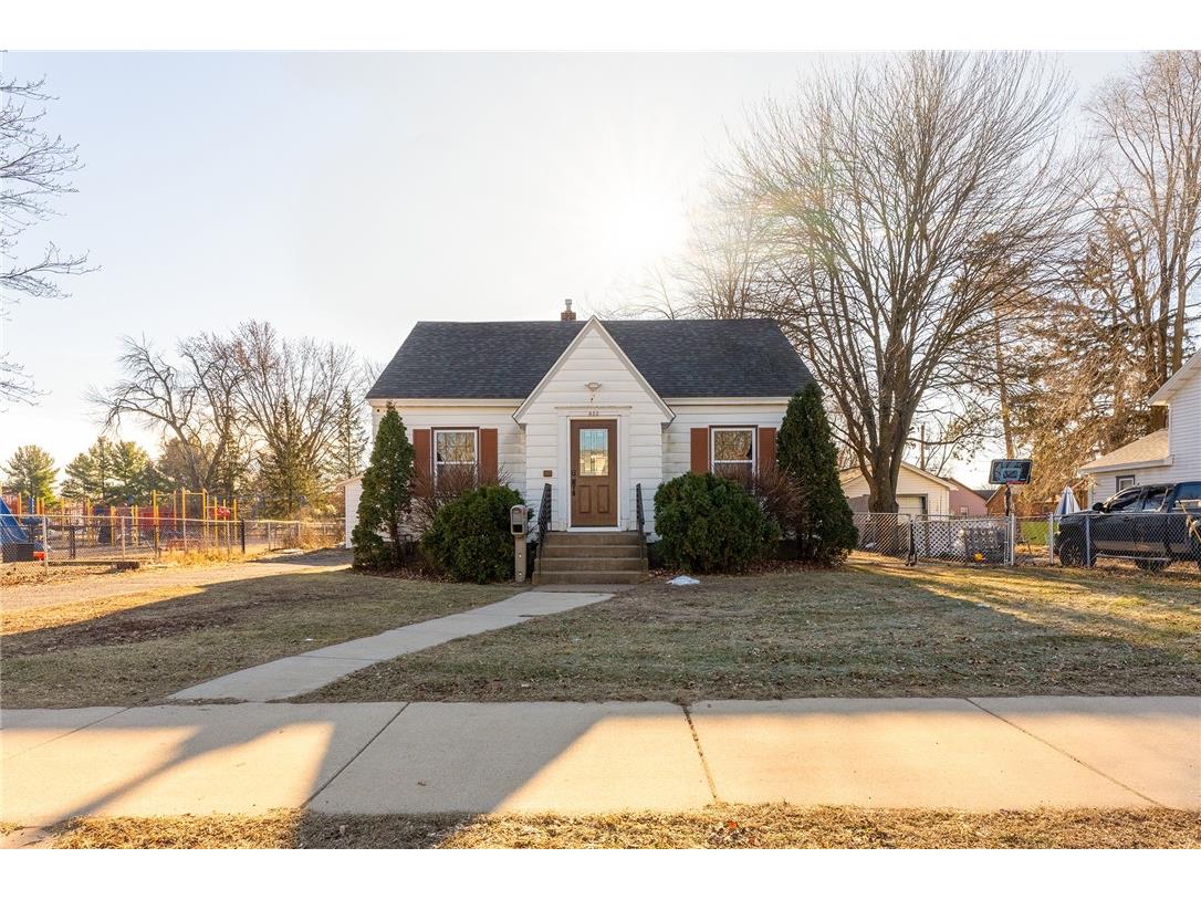 453 W Spruce Street Chippewa Falls WI 54729 1588006 image1