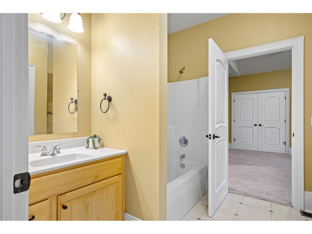 4616 Oakwood Hills Parkway Eau Claire WI 54701 1596575 image28